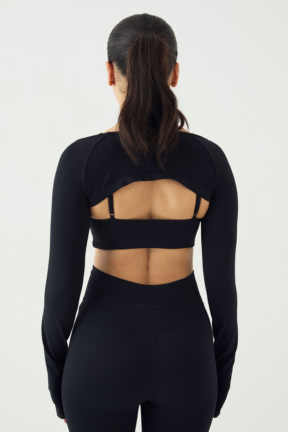 DSGN Studio DSGN Studio Sport Ultra Contour Seamless 2in1 Top Black image 2