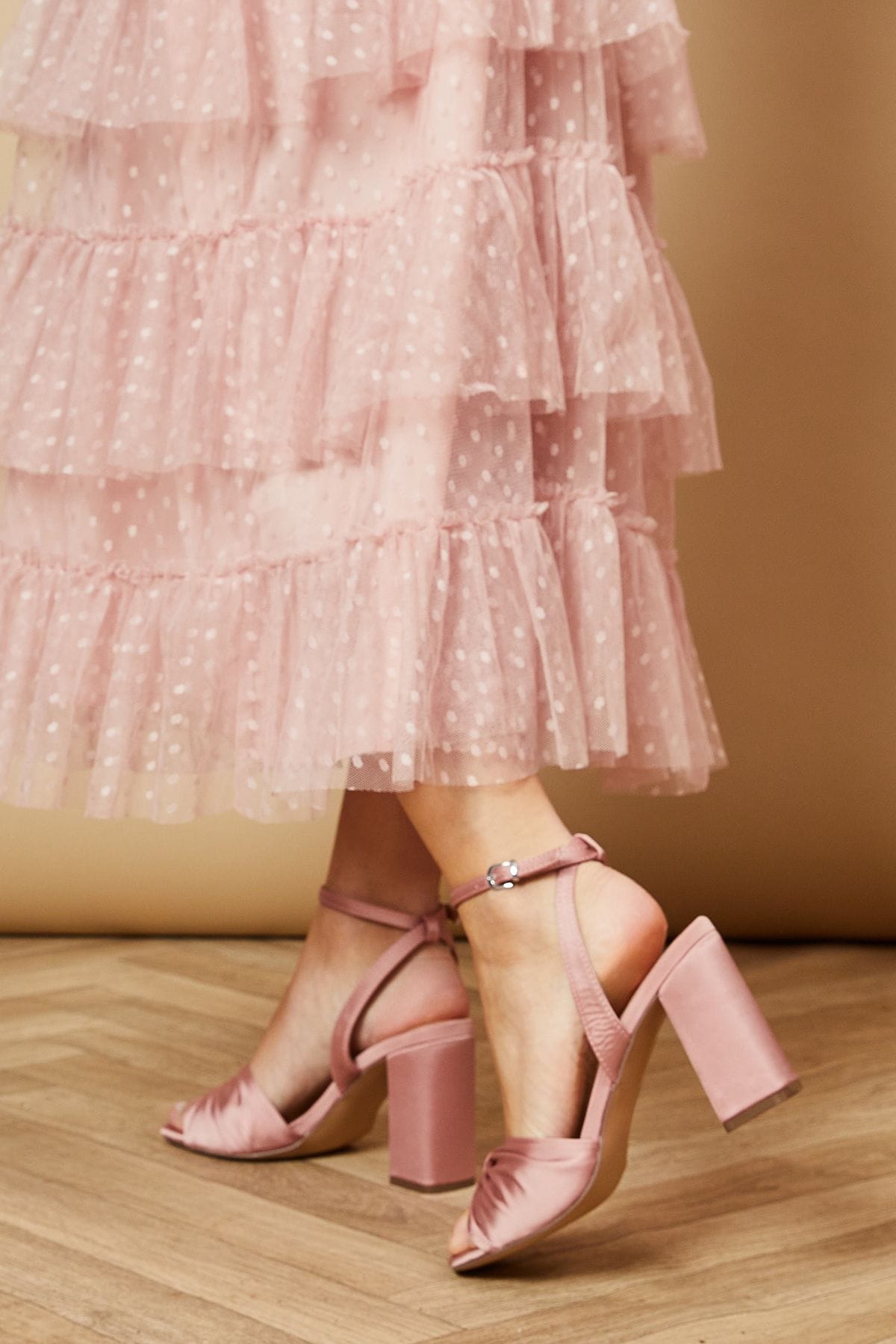 Oasis Midyim Satin Ruched Front High Block Heel Sandals Dusty Pink image 4