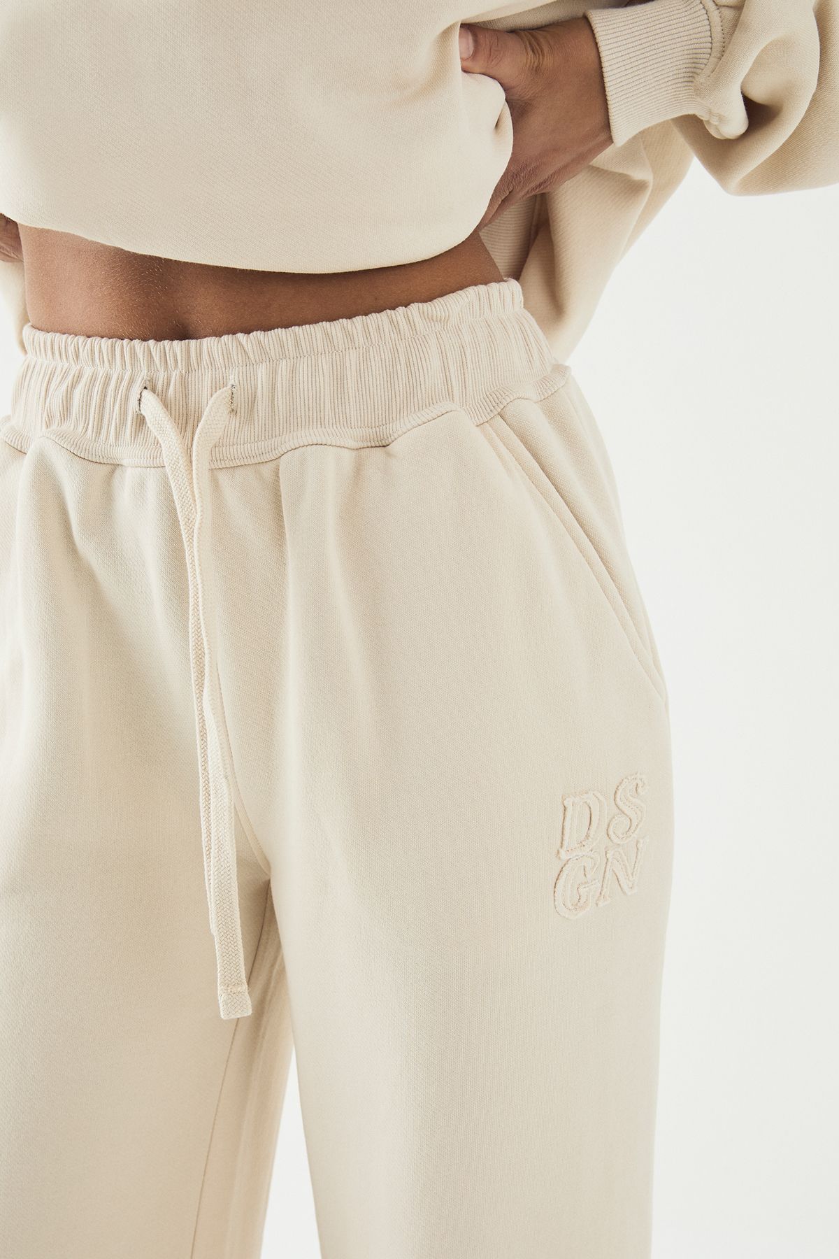 DSGN Studio DSGN Studio Self Fabric Applique Straight Leg Jogger Stone image 4