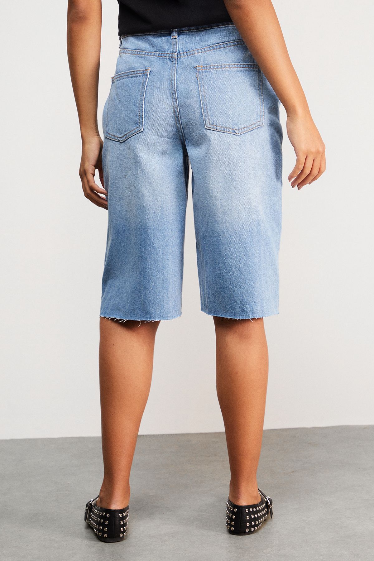 Warehouse Raw Edge Low Waist Dad Shorts Light Wash image 3