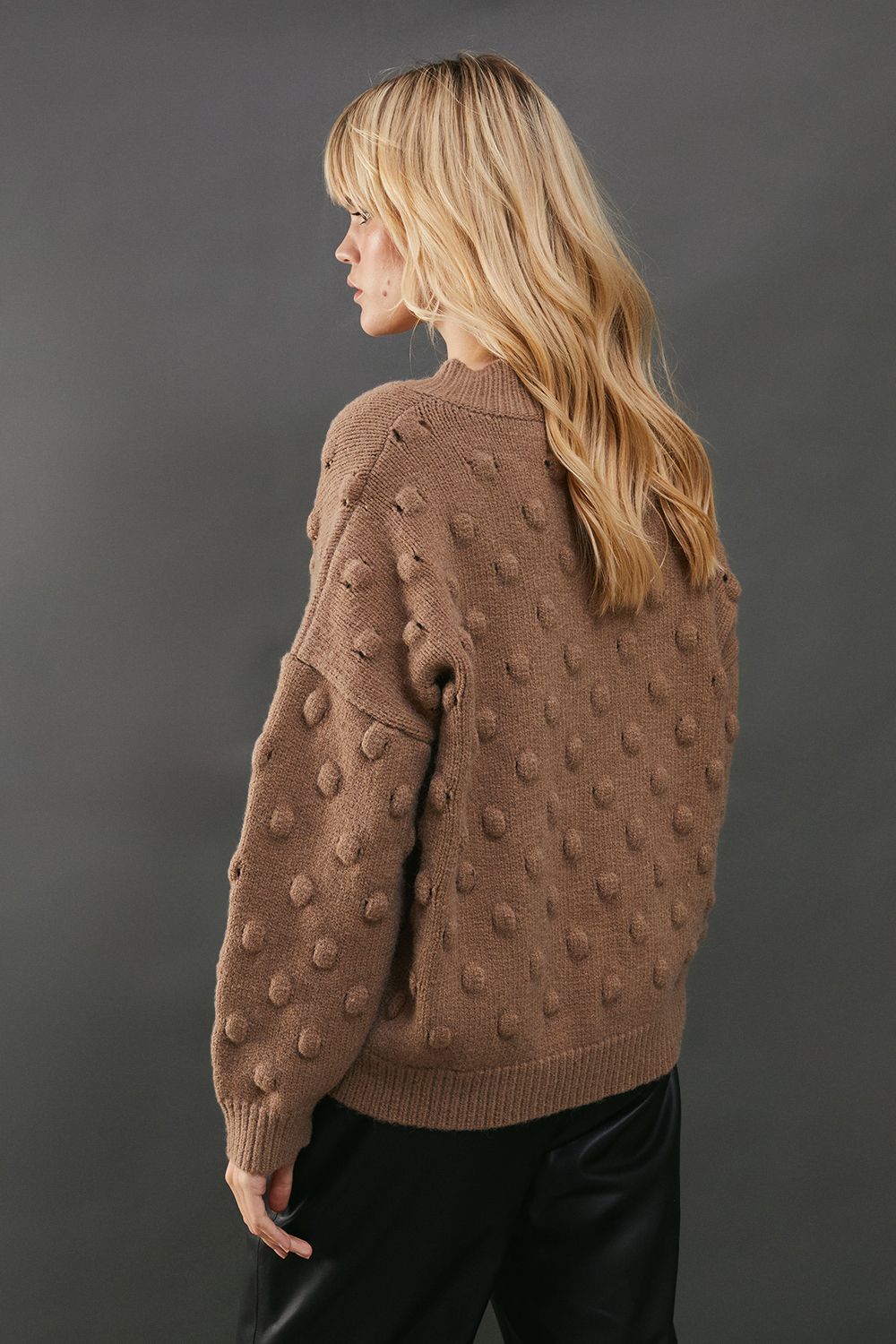 Warehouse Bubble Knit Slouchy V Neck Jumper Camel image 3