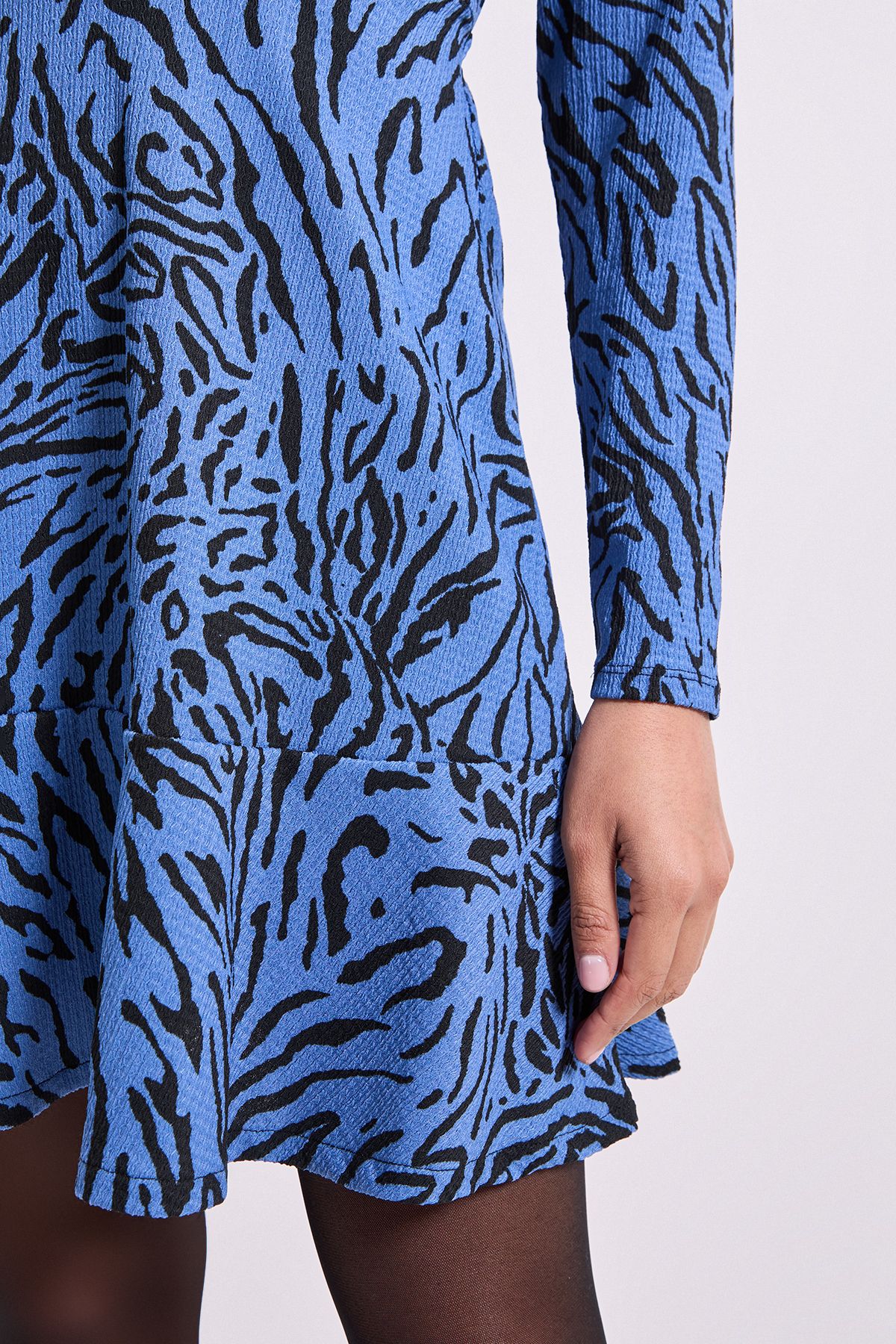 Dorothy Perkins Blue Zebra Wrap Skirt Detail Jersey Mini Dress Blue image 4