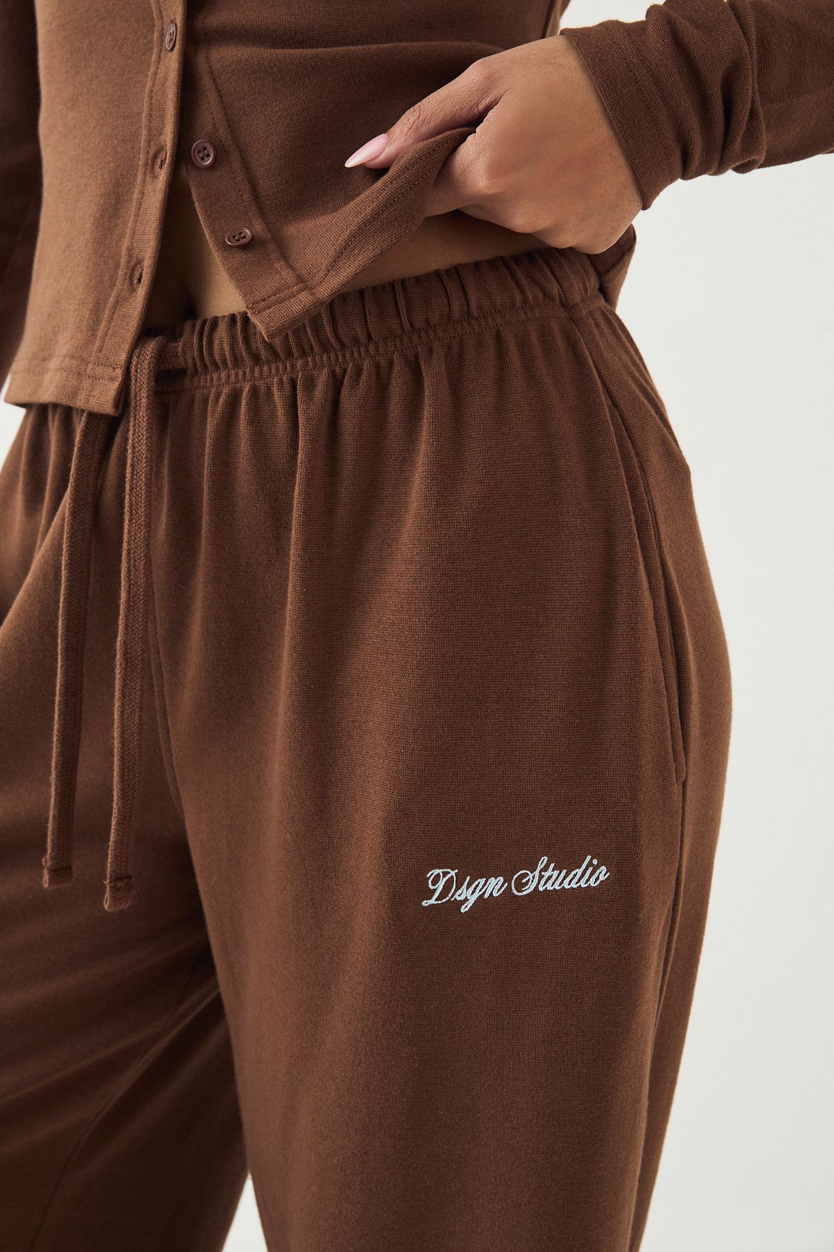 DSGN Studio DSGN Studio Embroidered Rib Wide Leg Trouser Mocha image 4