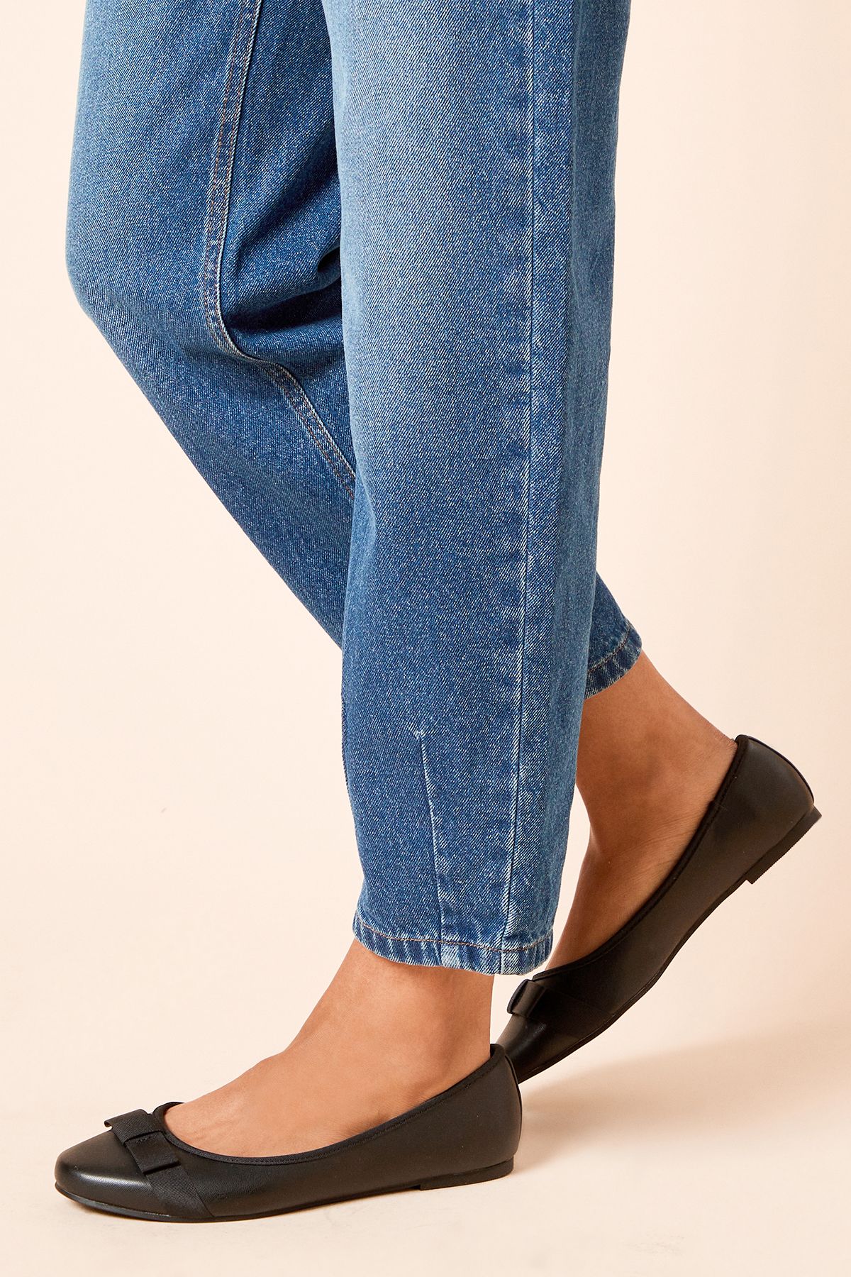 Dorothy Perkins Wide Fit Paris Bow Detail Ballet Pumps Black image 3