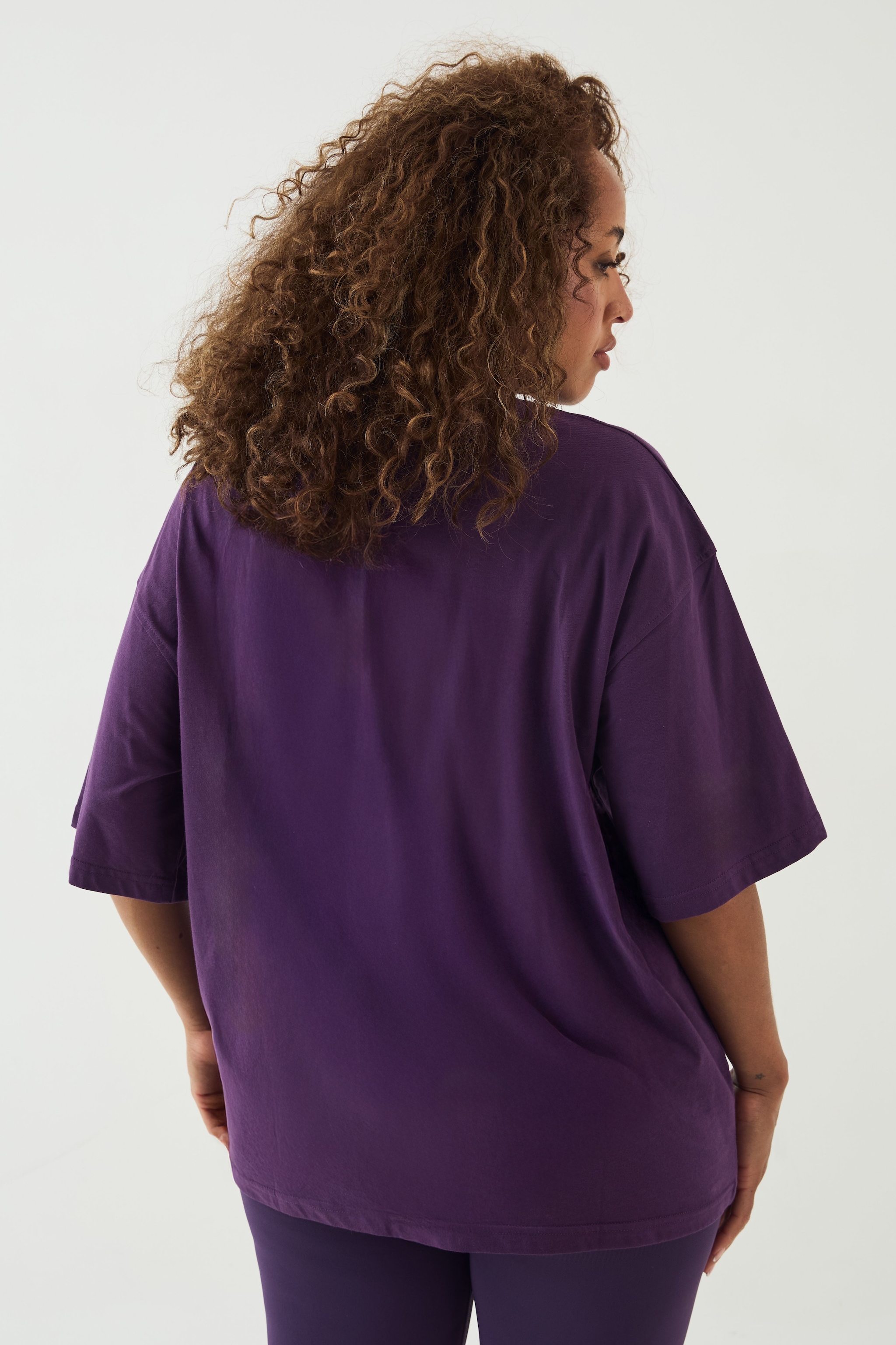 DSGN Studio DSGN Studio Sport Training Club Oversized T-Shirt Blackcurrant image 2