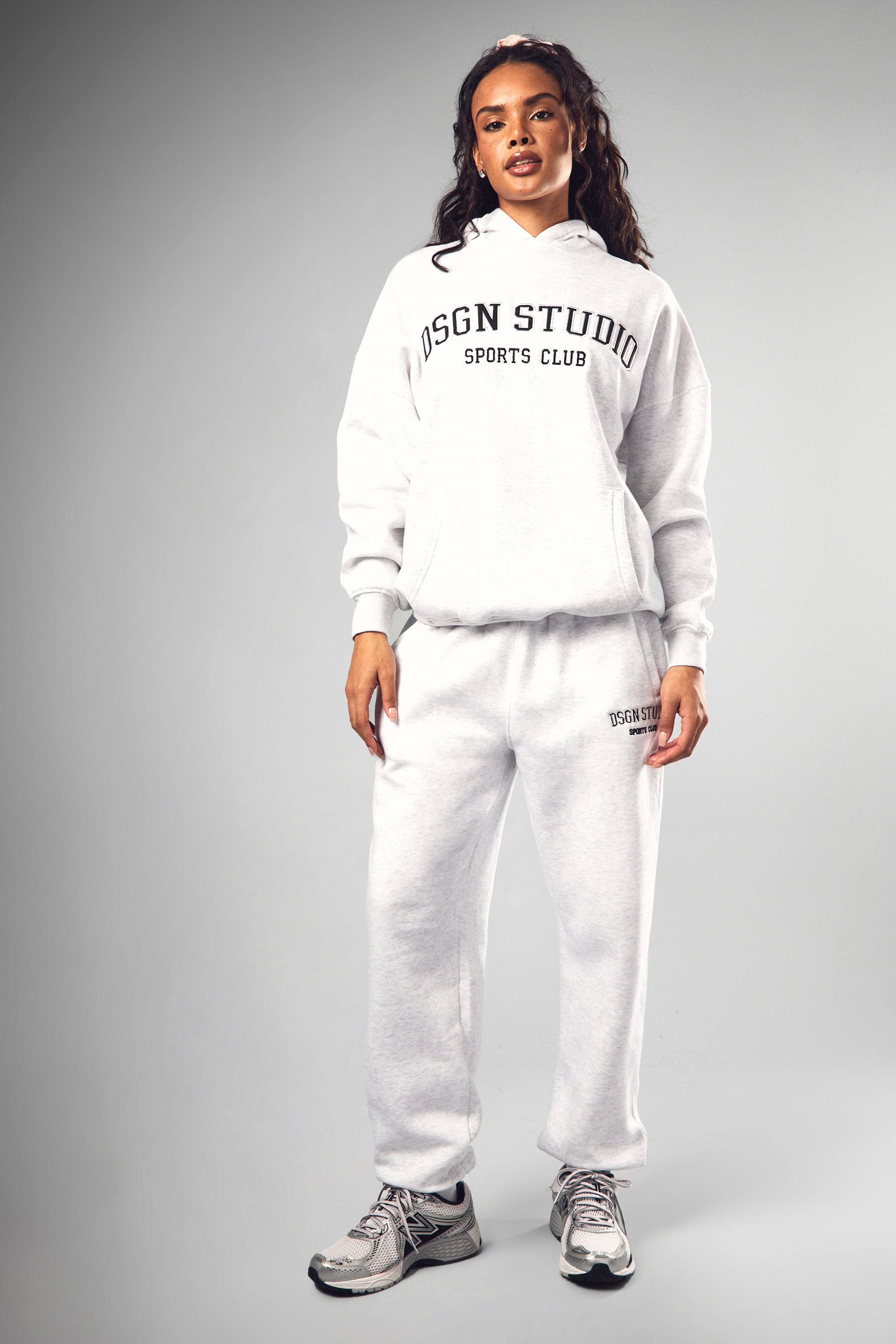 DSGN Studio DSGN Studio Applique Oversized Jogger Ash Grey image 5