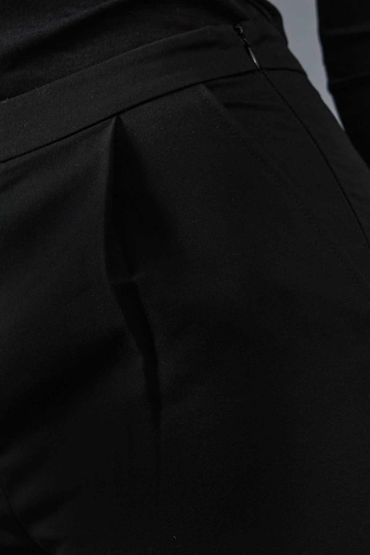 MissPap Tailored High Waist Pleat Detail Shorts Black image 5