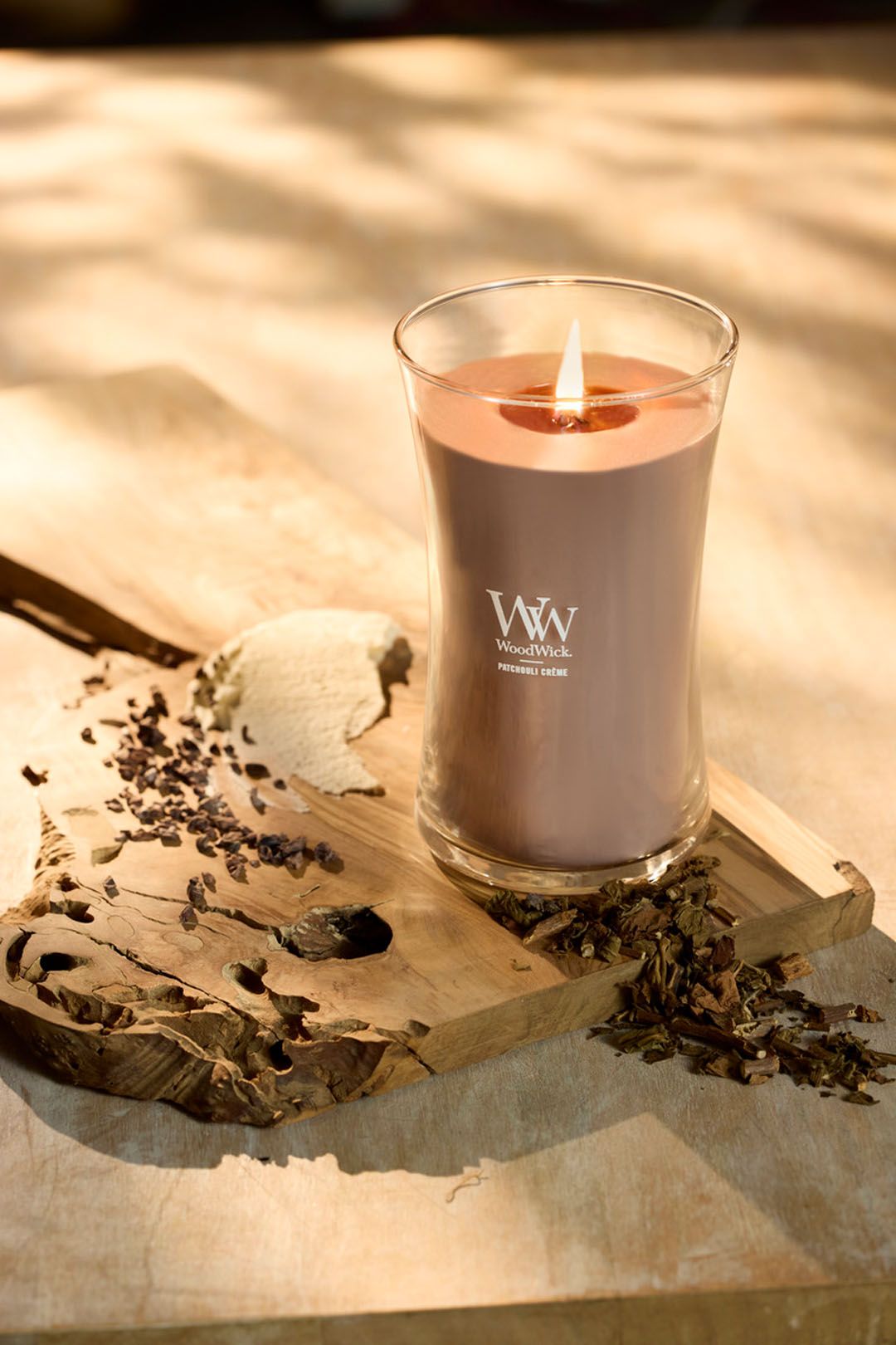 Woodwick Large Hourglass Patchouli Creme Multi image 4