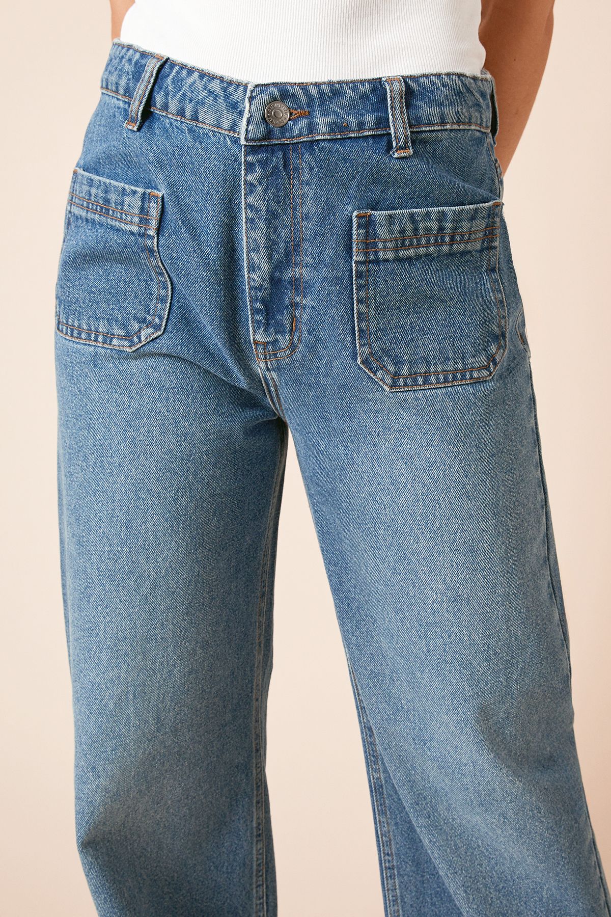 Dorothy Perkins Straight Leg Jean With Patch Pockets Mid Wash image 4