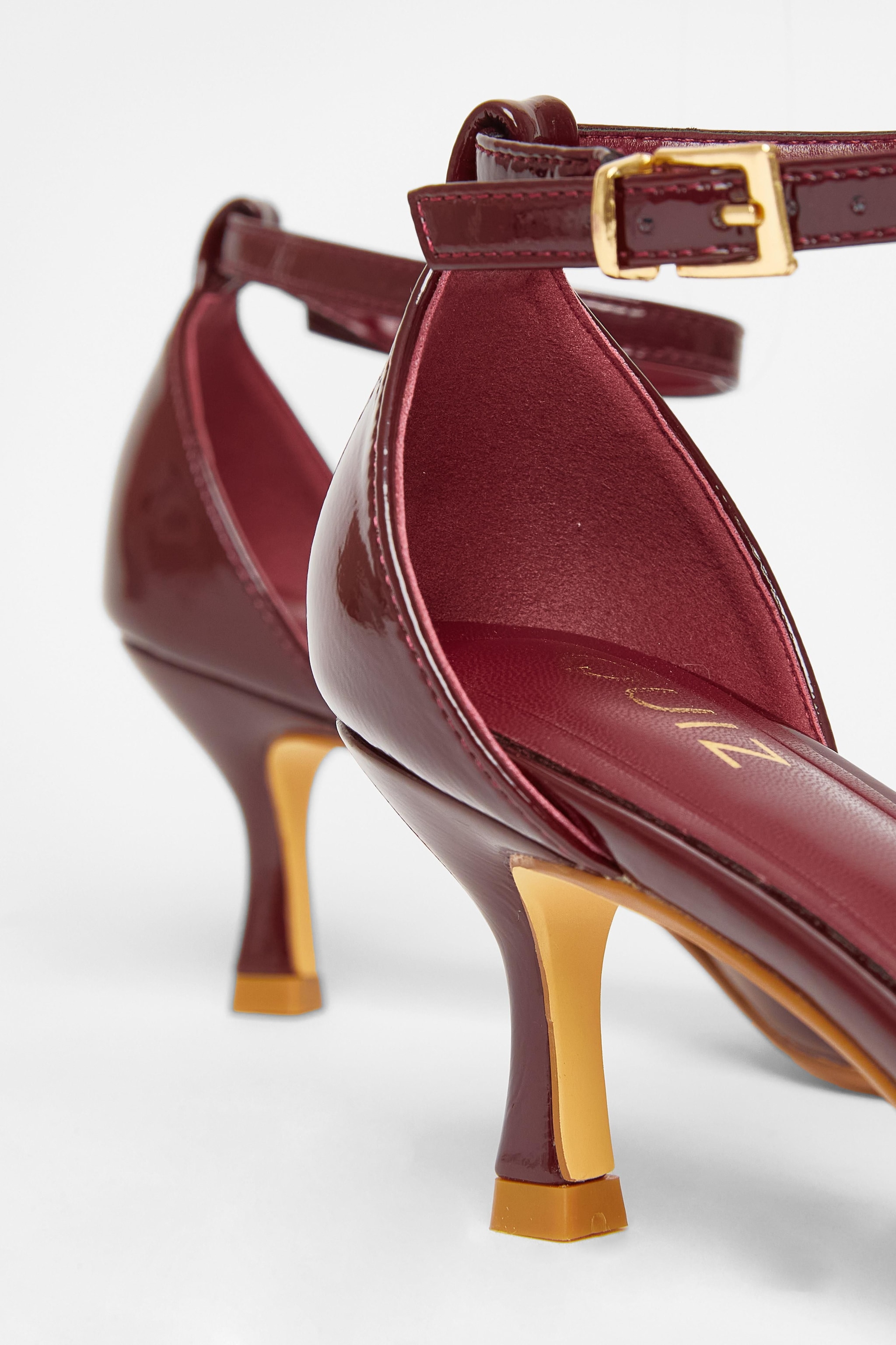 Quiz Burgundy Patent Bow Court Heels image 4