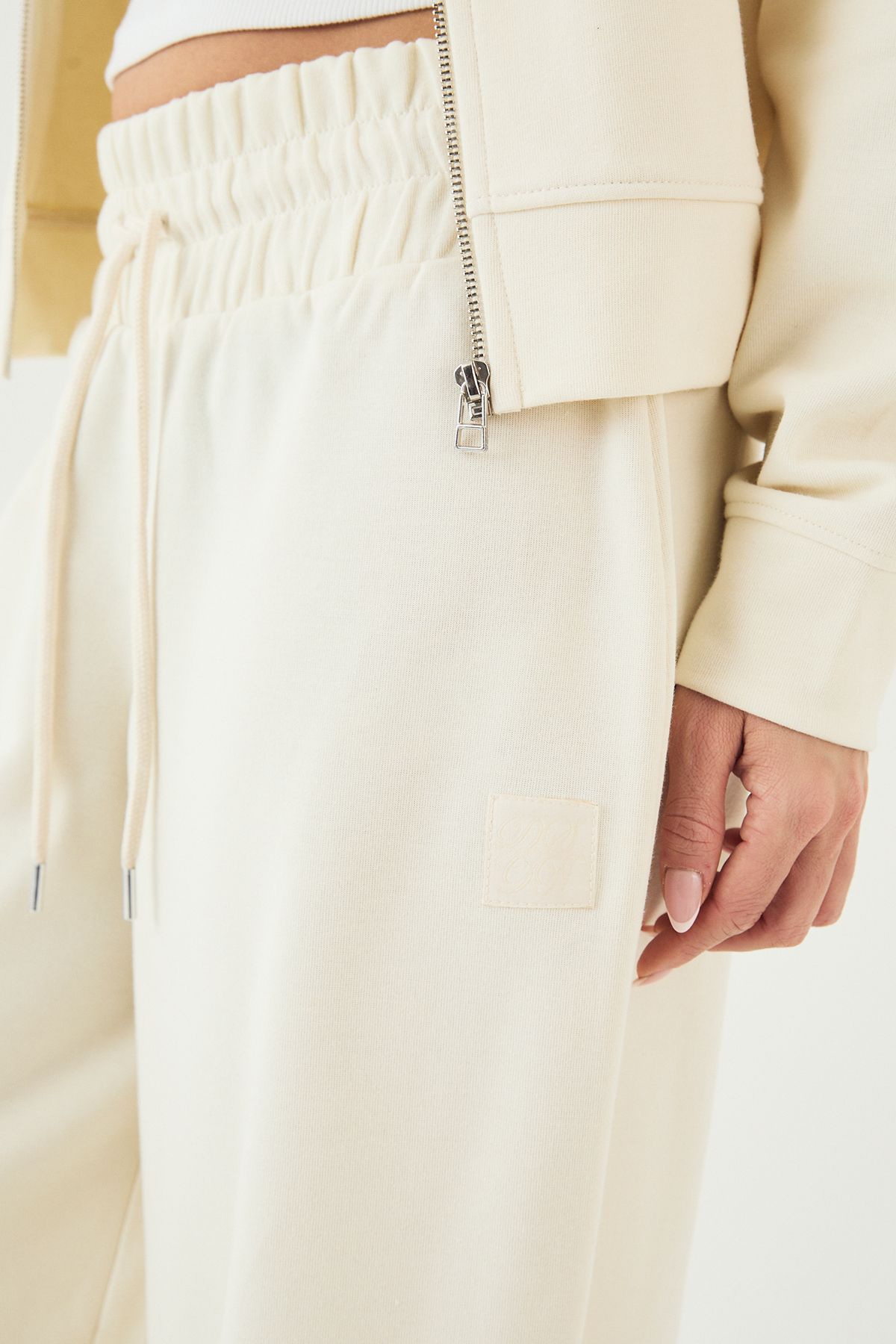 DSGN Studio DSGN Studio Deep Waistband Wide Leg Jogger Cream image 4