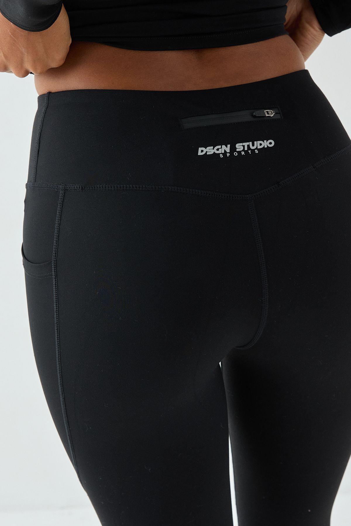 DSGN Studio DSGN Studio Sport High Waist Pocket Detail Sports Legging Black image 2