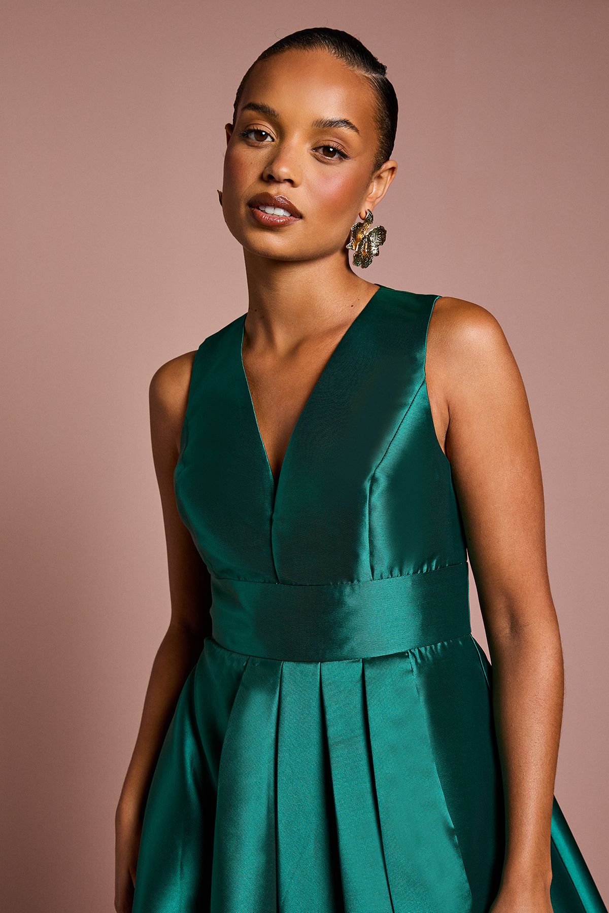 Coast Coast Honoured Petite Sleeveless Plunge Waterfall Twill Maxi Bridesmaid Dress Emerald image 4