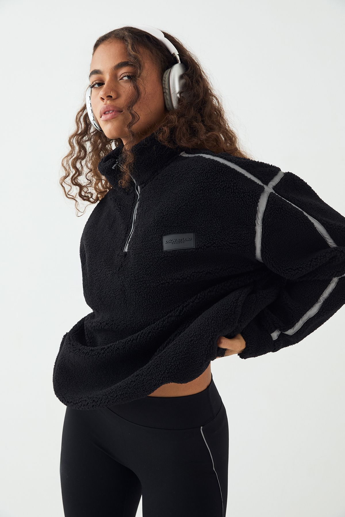 DSGN Studio DSGN Studio Reflective Piping Borg Half Zip Sweatshirt Black image 1