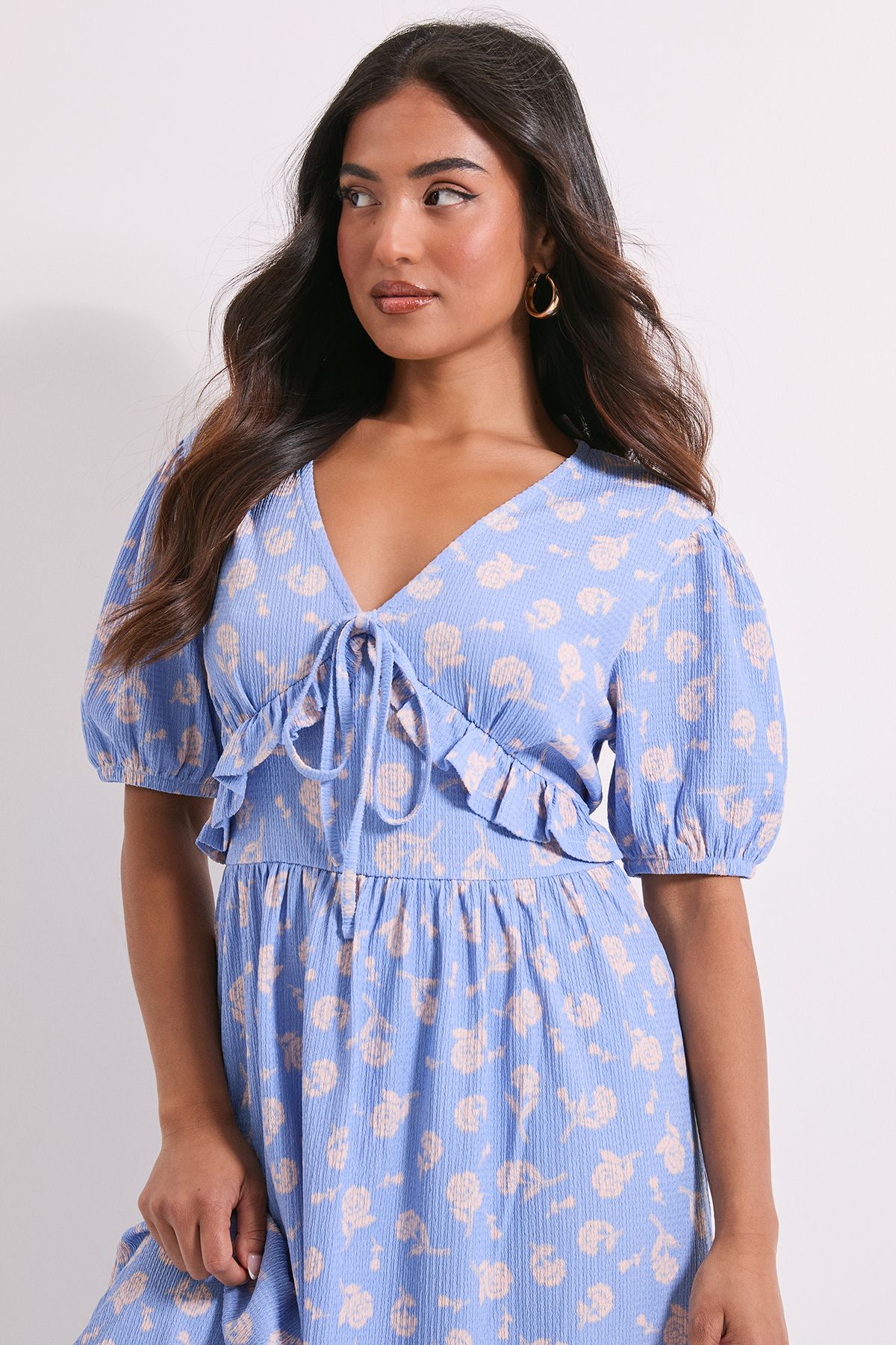 Dorothy Perkins Petite Blue Ditsy Tie Front Detail Midi Dress Blue image 4