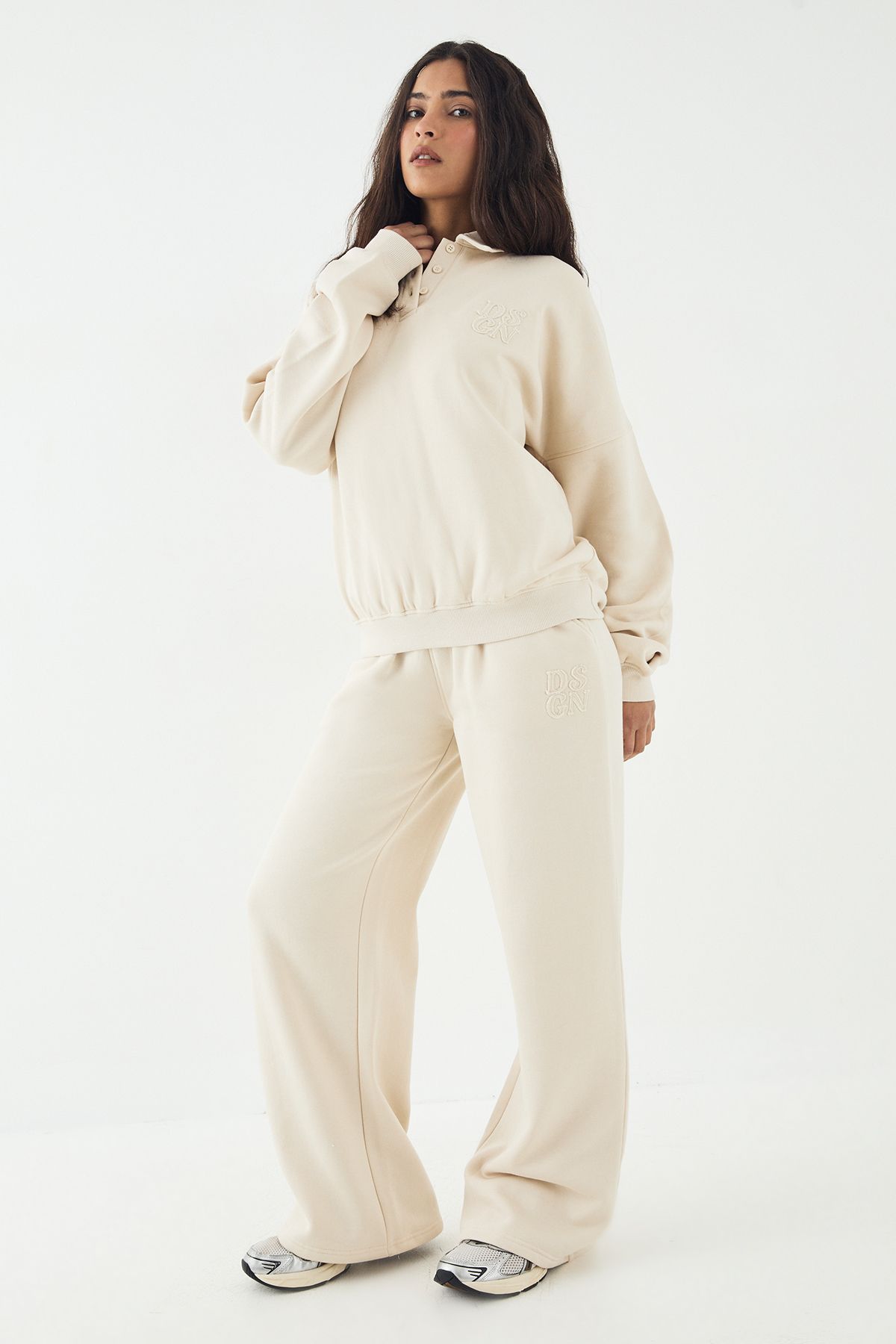 DSGN Studio DSGN Studio Self Fabric Applique Straight Leg Jogger Stone image 3