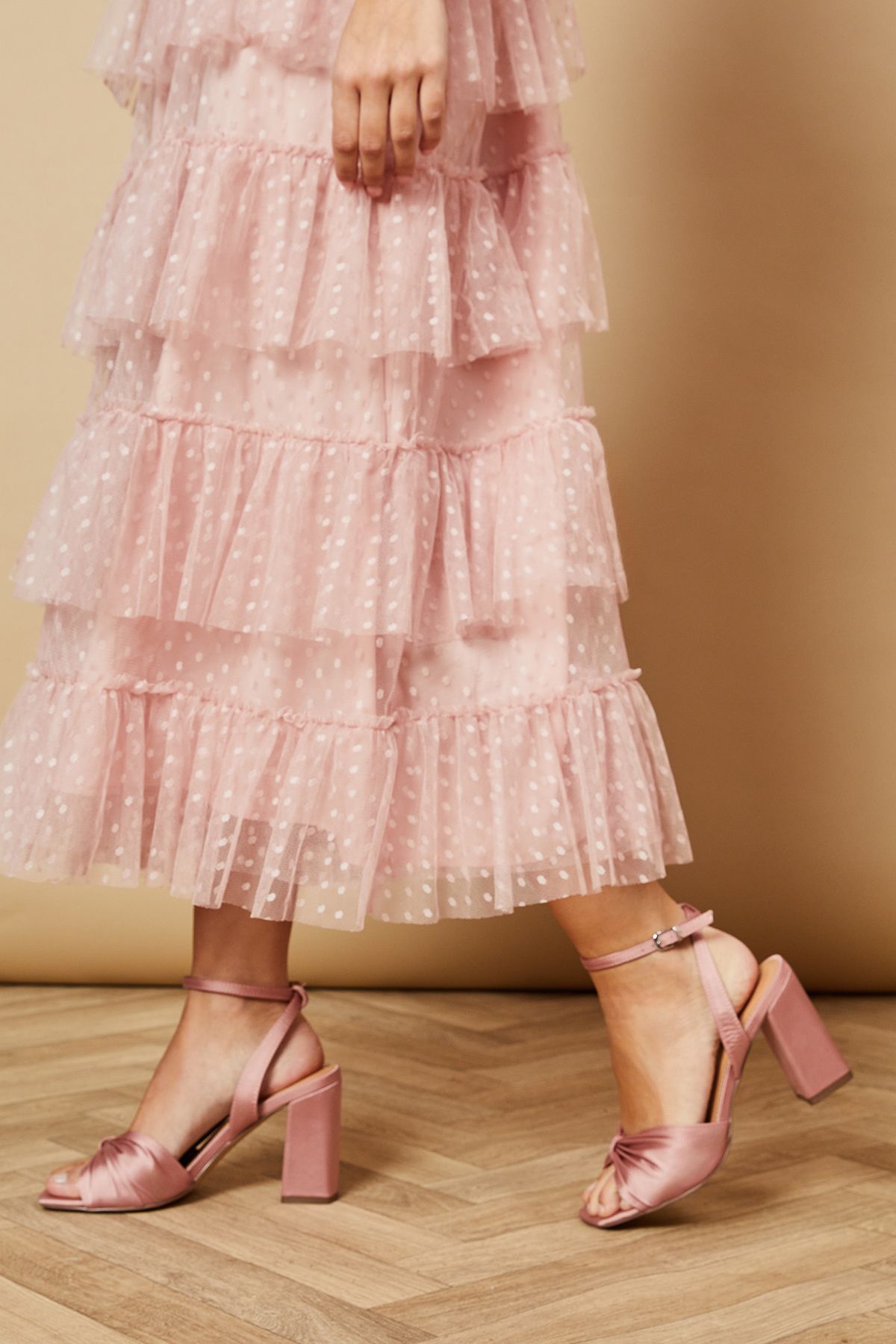 Oasis Midyim Satin Ruched Front High Block Heel Sandals Dusty Pink image 3