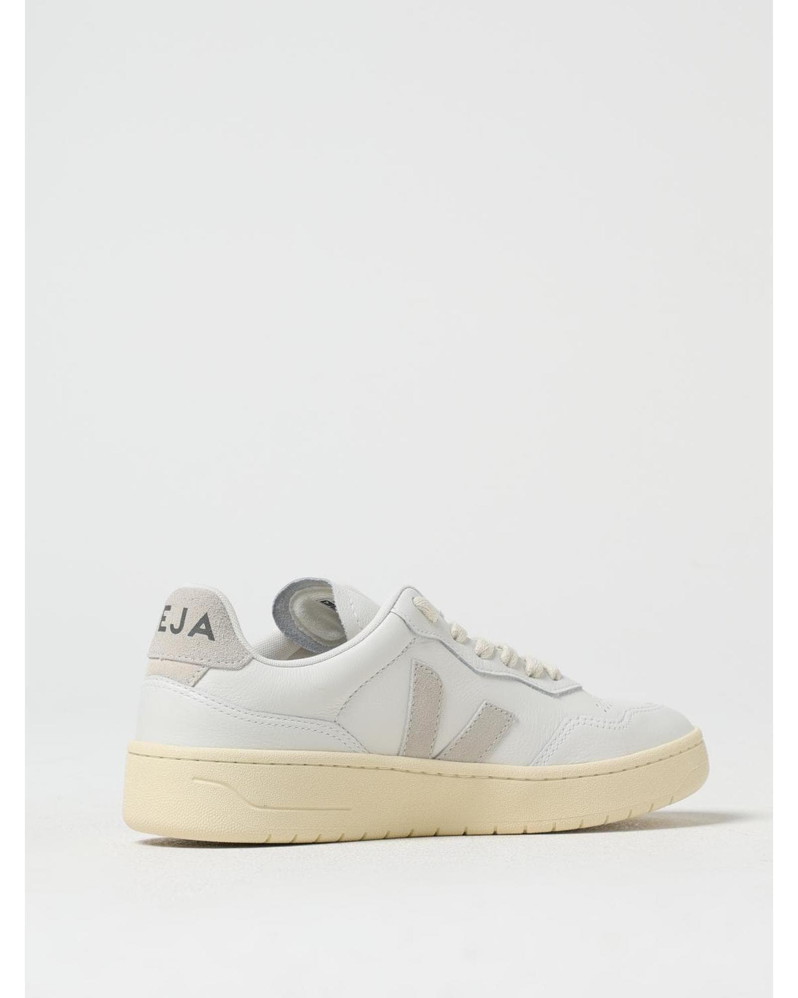 Veja 'V-90 O. T. Lea' Leather Trainers image 3