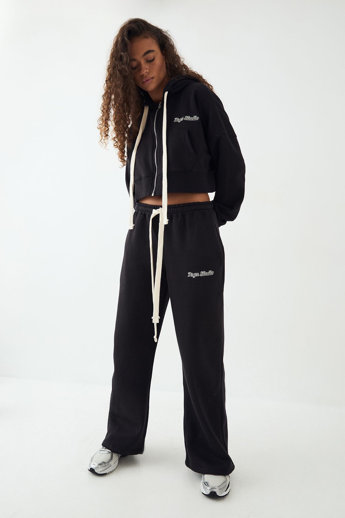 DSGN Studio DSGN Studio Contrast Drawcord Straight Leg Jogger Black image 3