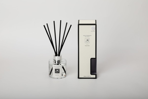 Aroma Naturals Minimalist Luxe Reed Diffuser with Metal Collar Purete Noir Scent
