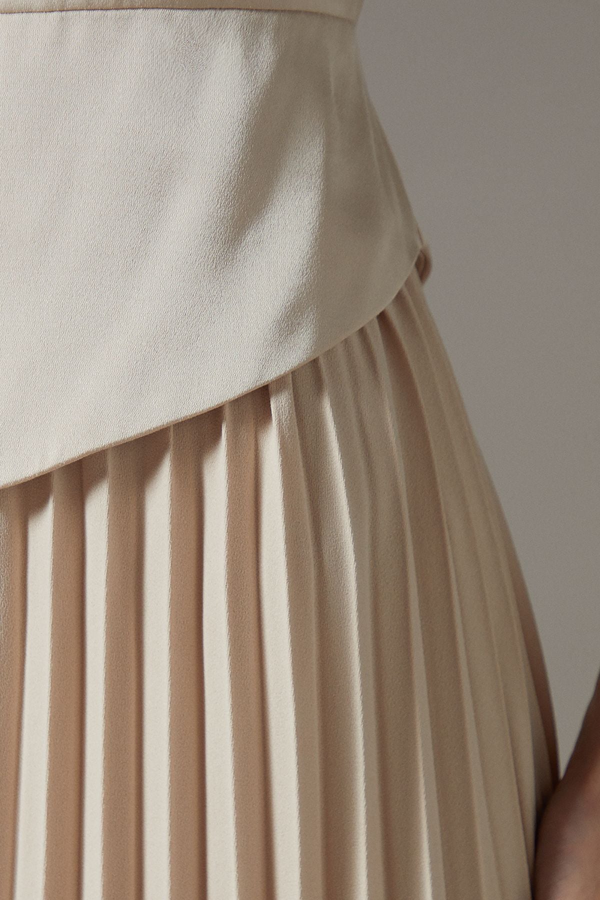 Coast Drape High Neck Pleated Skirt Midi Dress Oyster image 5