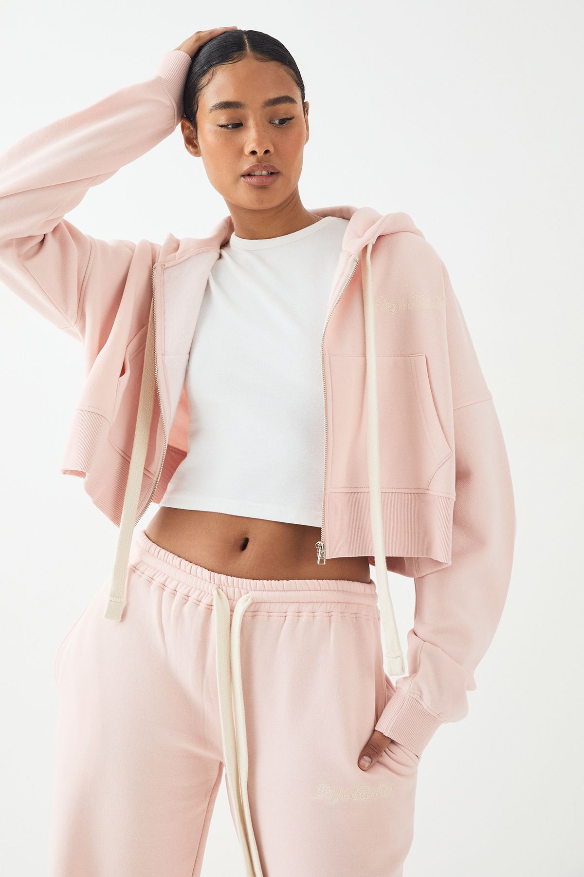 DSGN Studio DSGN Studio Contrast Drawcord Boxy Crop Hoodie Light Pink image 3