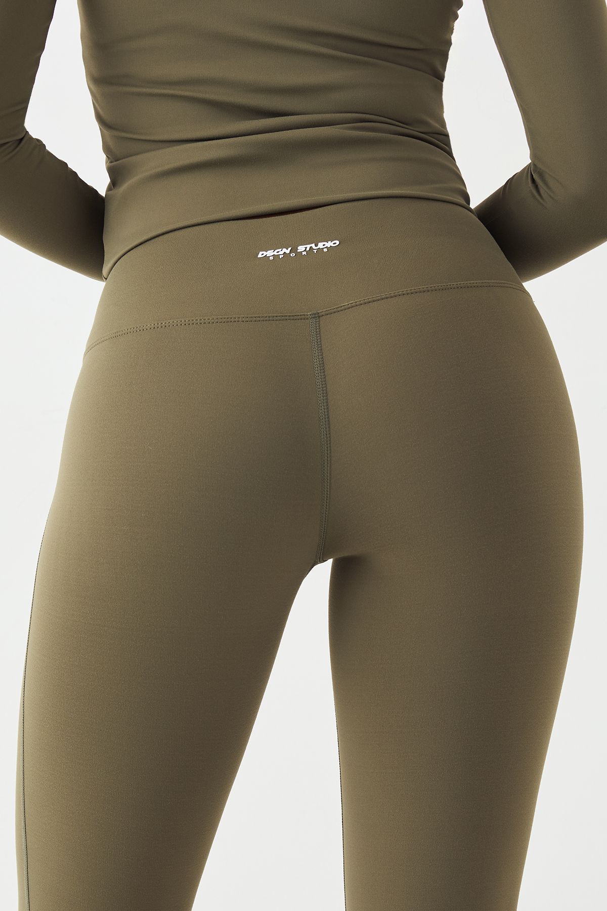 DSGN Studio DSGN Studio Highwaist Ultra Sculpt Yoga Flared Legging Olive image 4