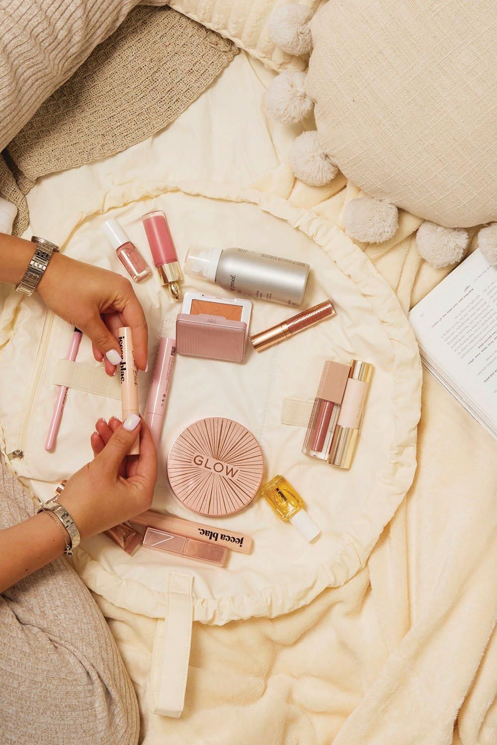 The Flat Lay Co Drawstring Makeup Bag in Vanilla Parachute Multi image 8