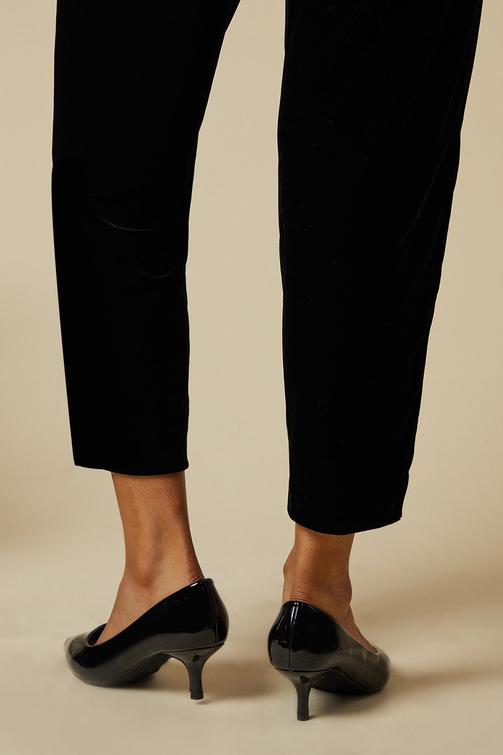 Dorothy Perkins Wide Fit Dove Kitten Heel Court Shoes True Black image 3