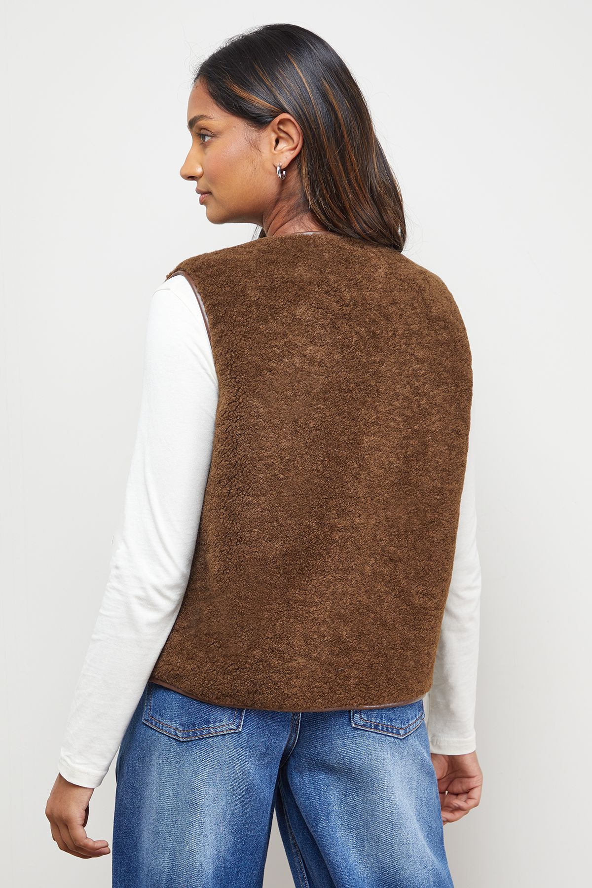 Oasis Faux Fur Gilet With Pu Binding Chocolate image 3