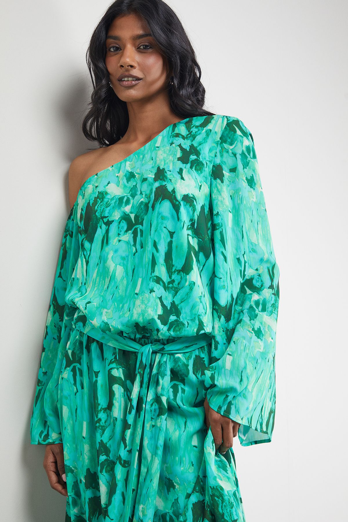 Warehouse Crinkle Chiffon One Shoulder Drop Waist Green image 4