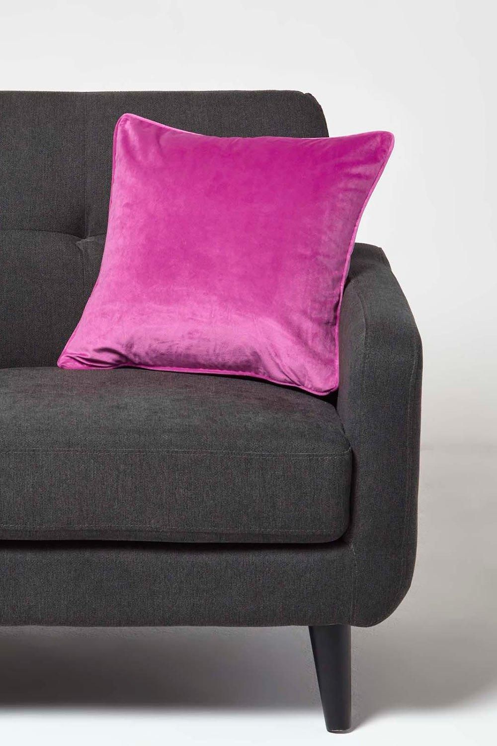 Homescapes Filled Velvet Cushion with Piped Edge 46 x 46 cm image 2