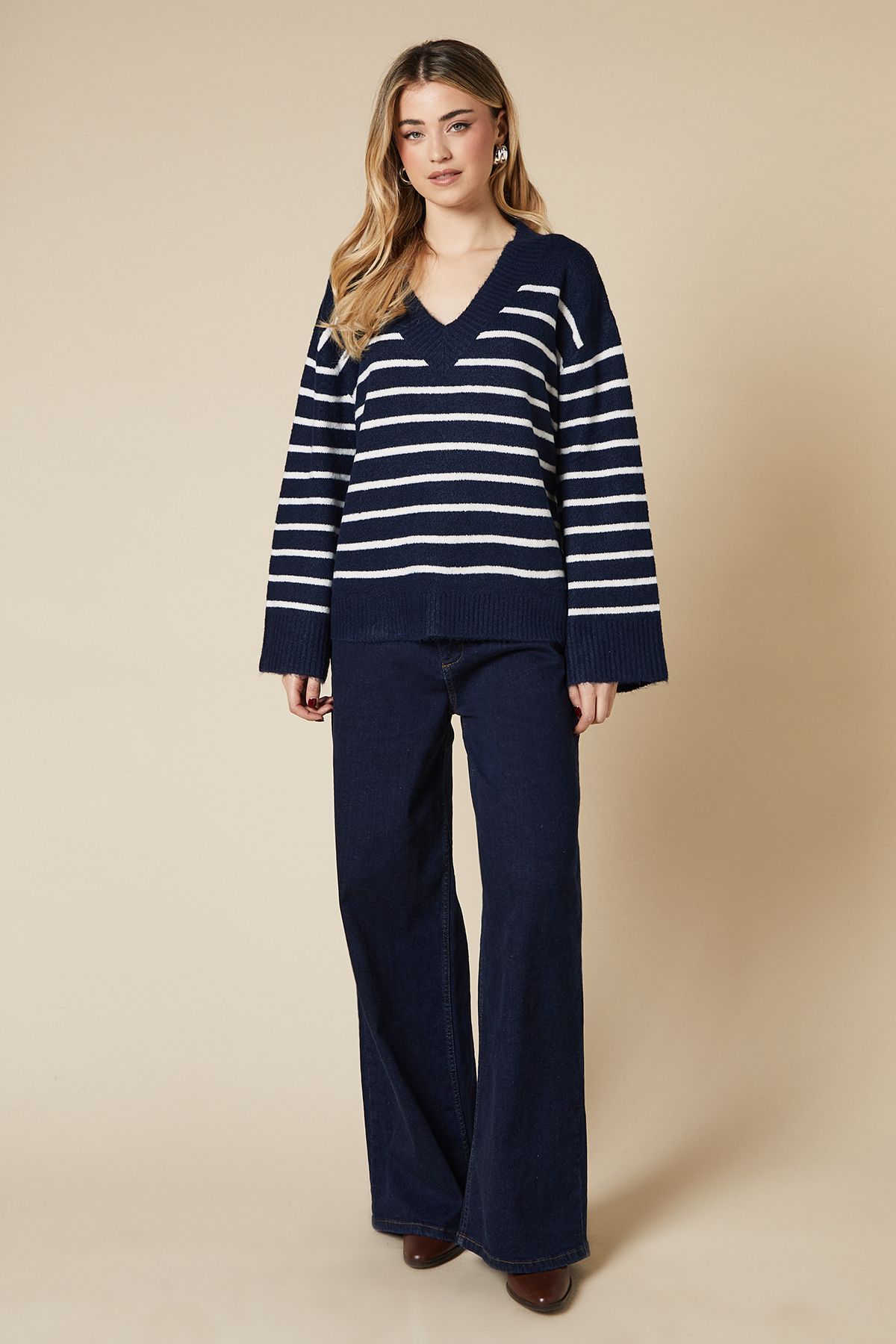 Dorothy Perkins V Neck Stripe Knitted Jumper Black image 4