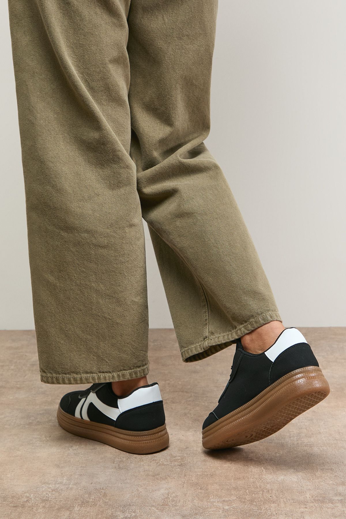 Oasis Faux Suede Lace Up Platform Trainners Natural Black image 4