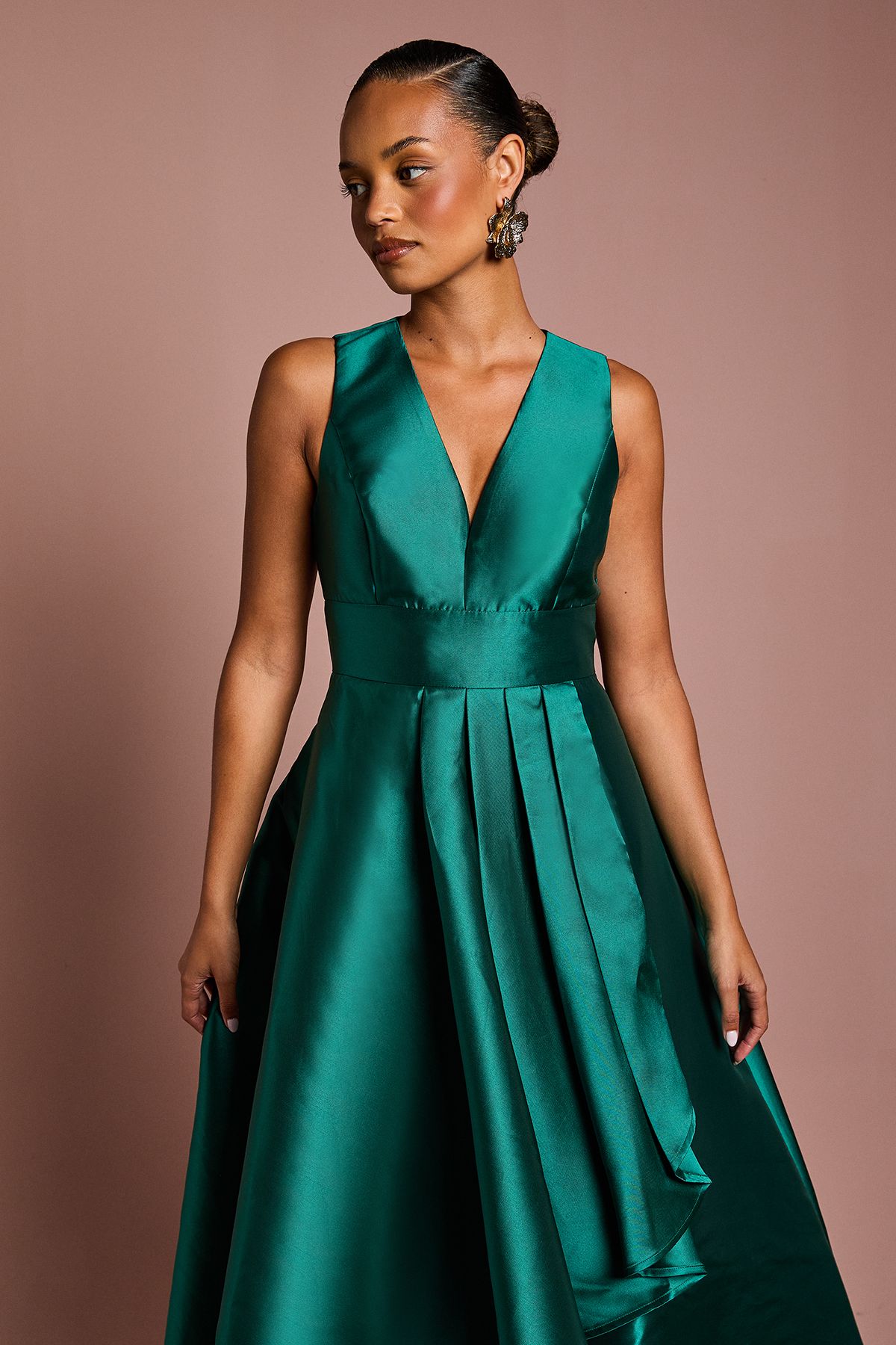 Coast Coast Honoured Petite Sleeveless Plunge Waterfall Twill Maxi Bridesmaid Dress Emerald image 2