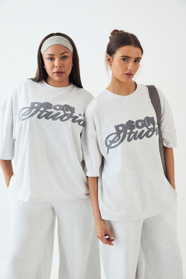 DSGN Studio DSGN Studio Towelling Applique Oversized T-Shirt Ash Grey