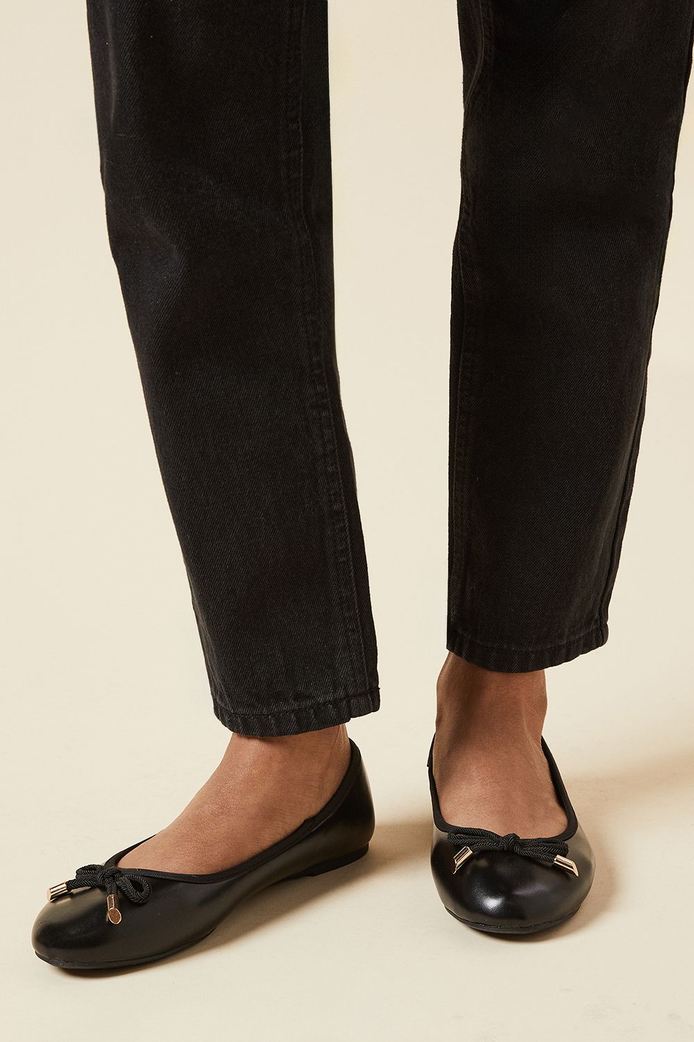 Dorothy Perkins Wide Fit Peaches Bow Detail Ballet Pumps Black image 1