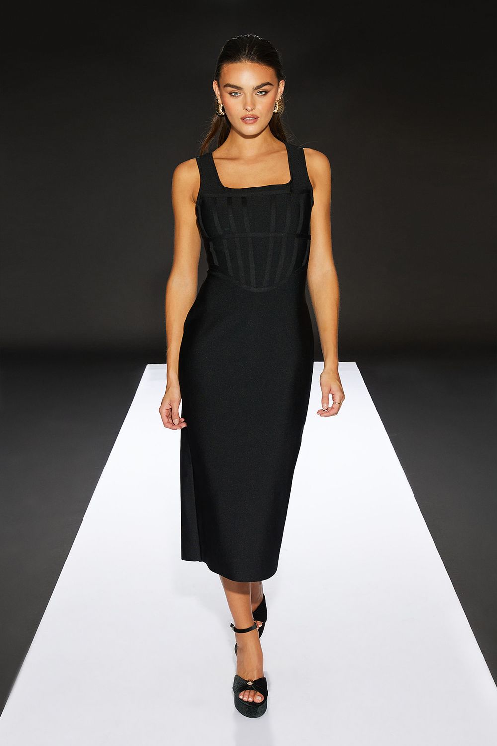 RUNWAY 1.8.1.8 Runway 1.8.1.8 Velvet Platform Heeled Sandals Olive image 2