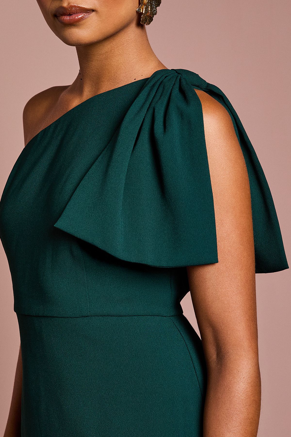 Coast Coast Honoured Petite Bow One Shoulder Maxi Bridesmaid Dress Emerald image 5