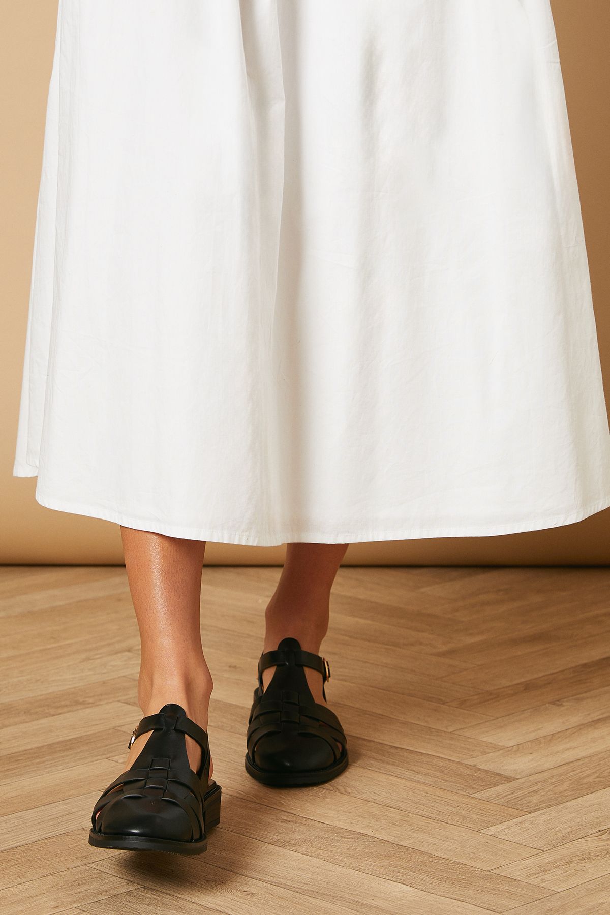 Oasis Cassiopeia Faux Leather Closed Toe Fisherman Flat Shoes Black image 3