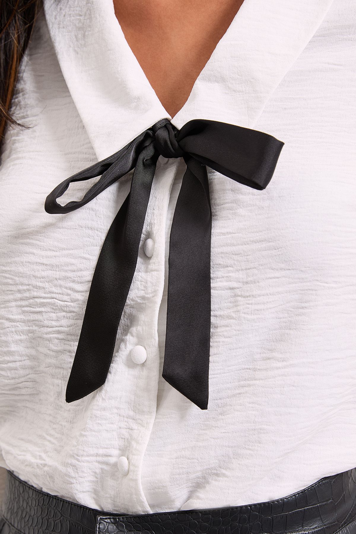 Dorothy Perkins Collar Detail Bow Front Blouse Ivory image 5