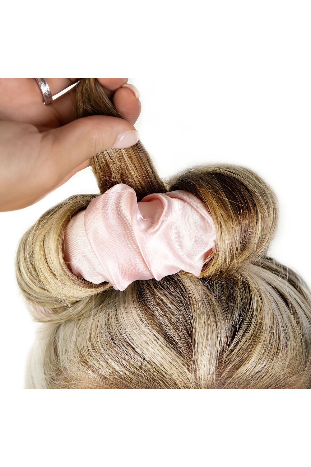 Brushworks Heatless Curling Scrunchie Pink image 8