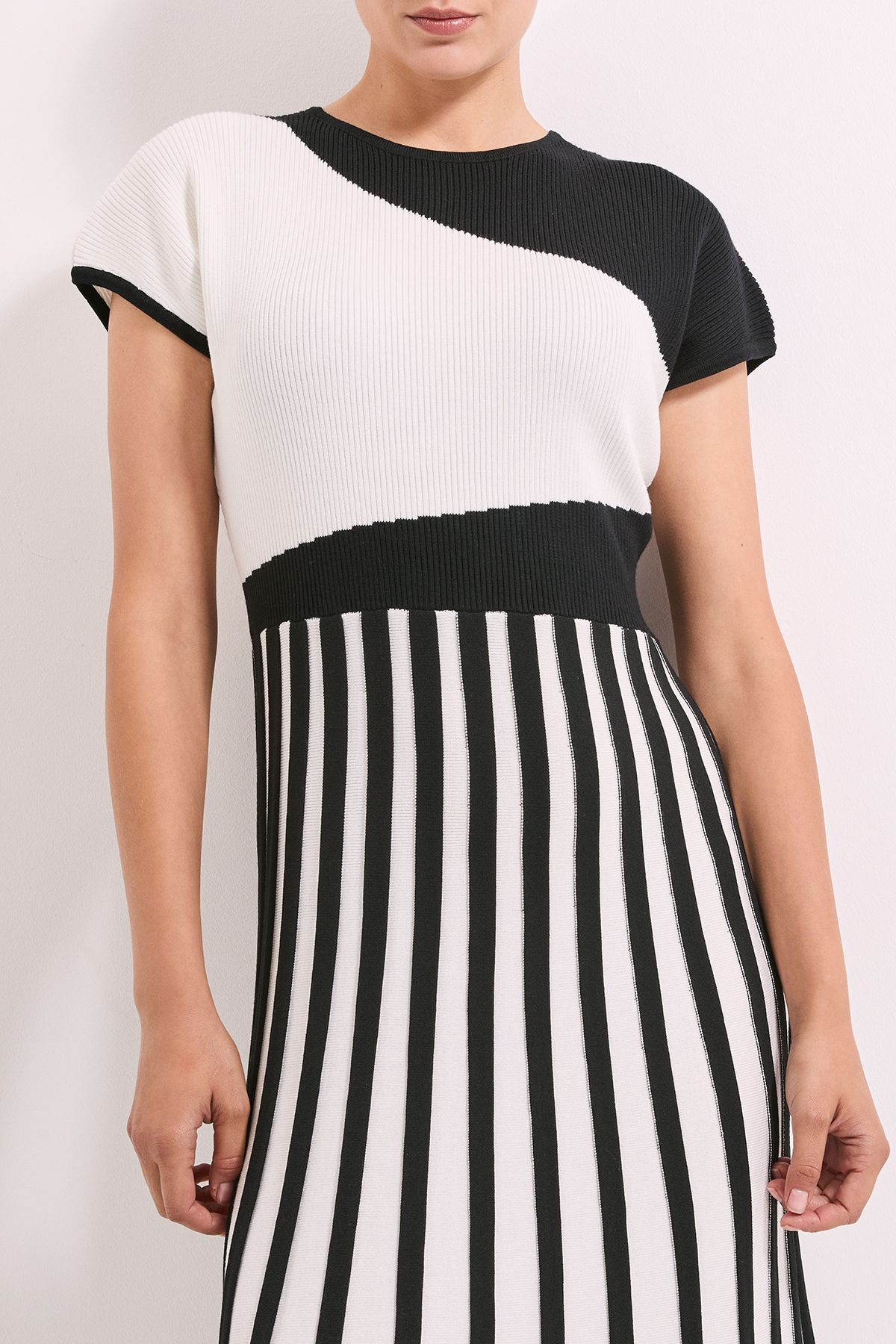 Principles Mono Colour Block Pleated Knitted Dress Mono image 5