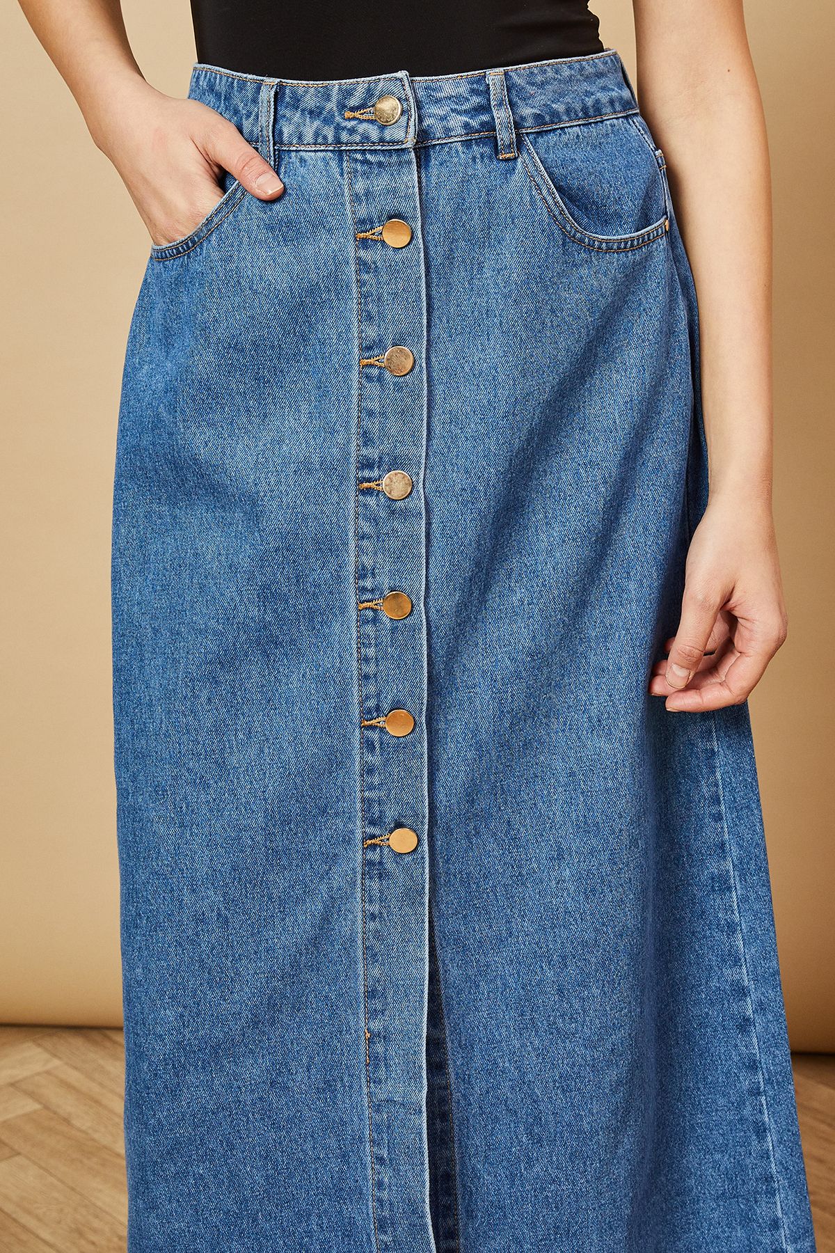 Oasis Denim Button Through Midi Skirt Mid Wash image 4