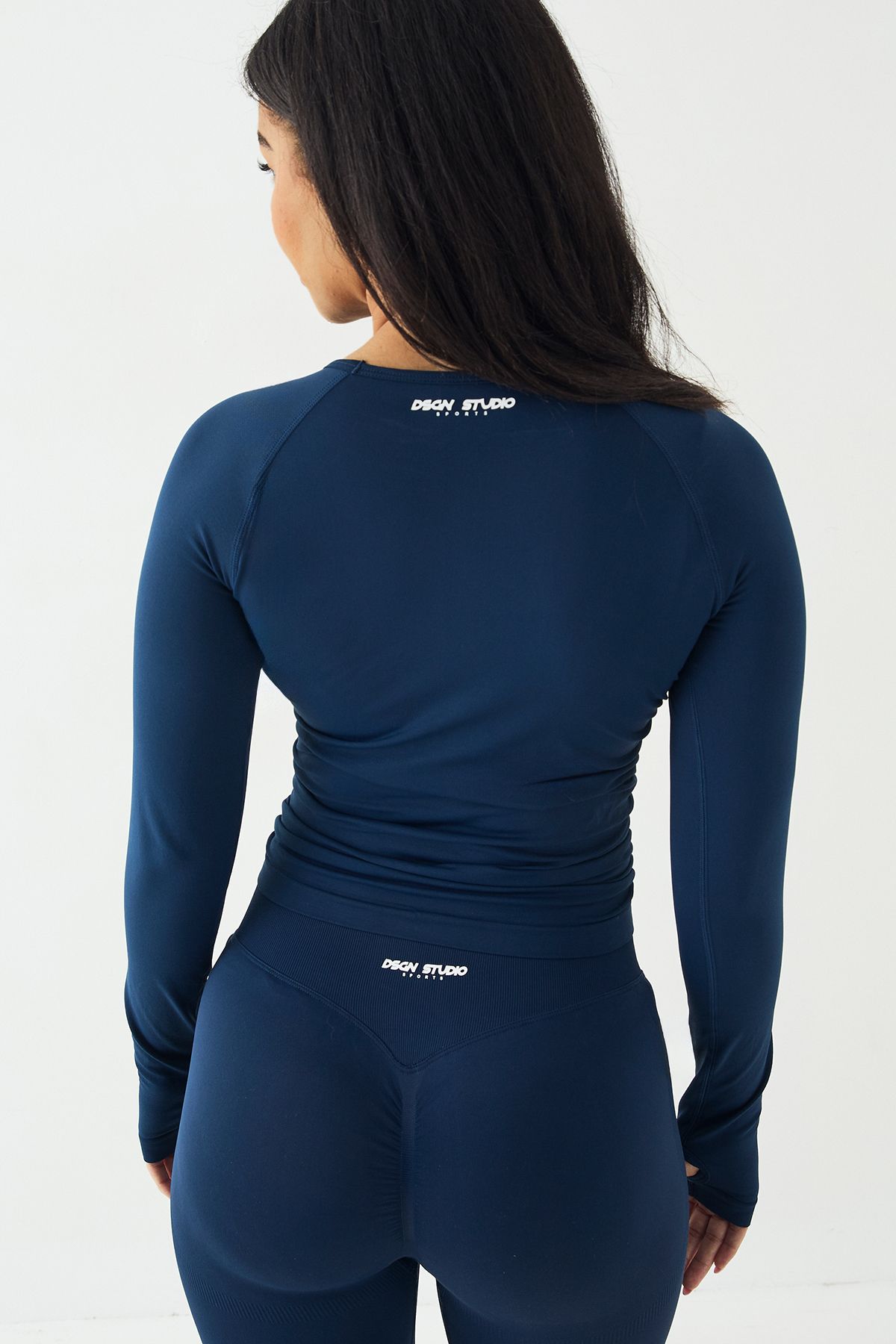 DSGN Studio DSGN Studio Sport Ultra Contour Seamless Ruched Long Sleeve Top Navy image 2