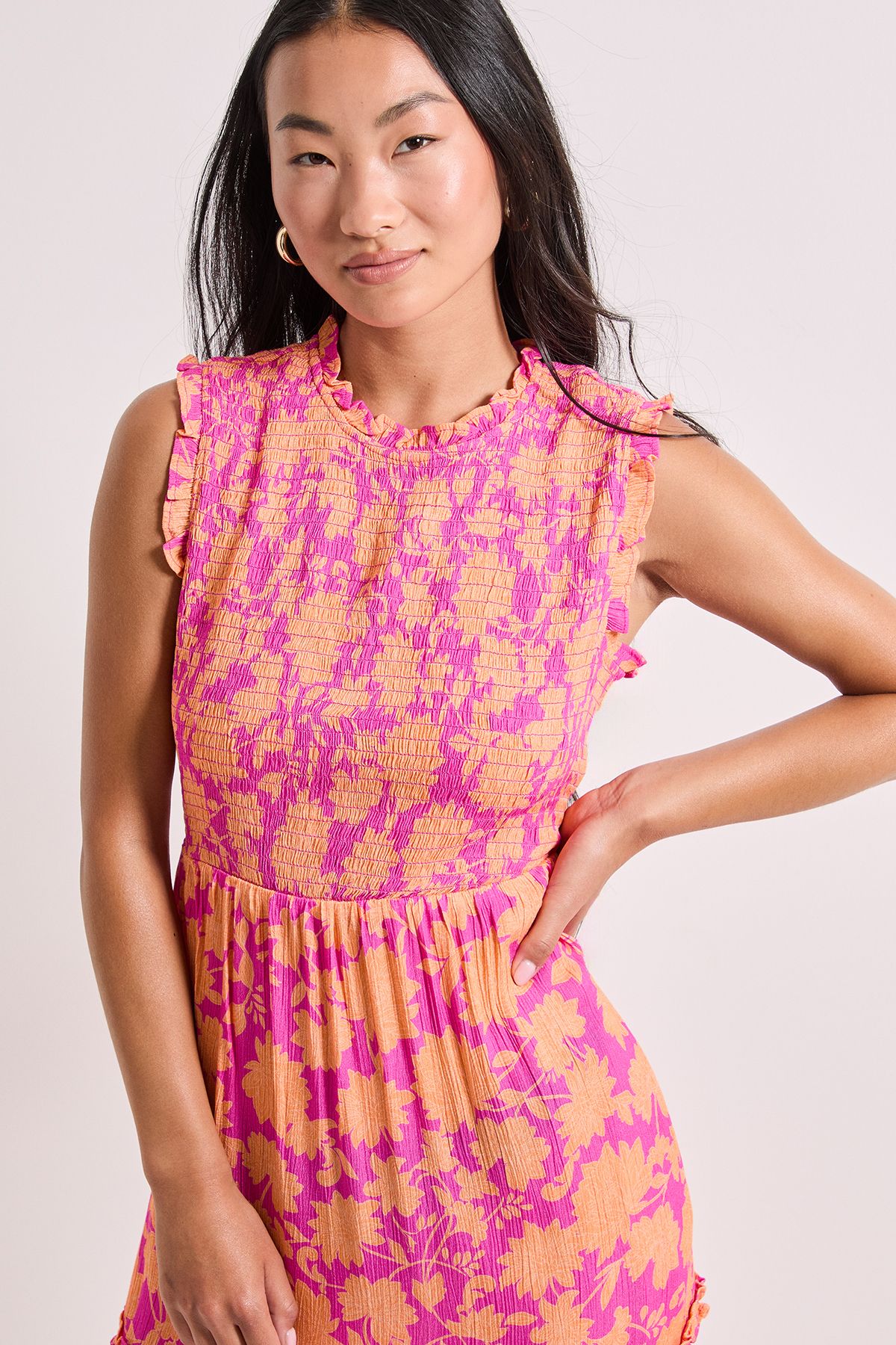 Dorothy Perkins Petite Frill Detail Shirred Bodice Tiered Midi Dress Floral image 4