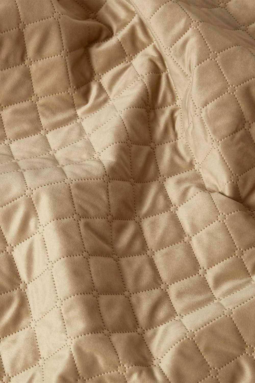 Homescapes Diamond Quilted Velvet Throw image 4