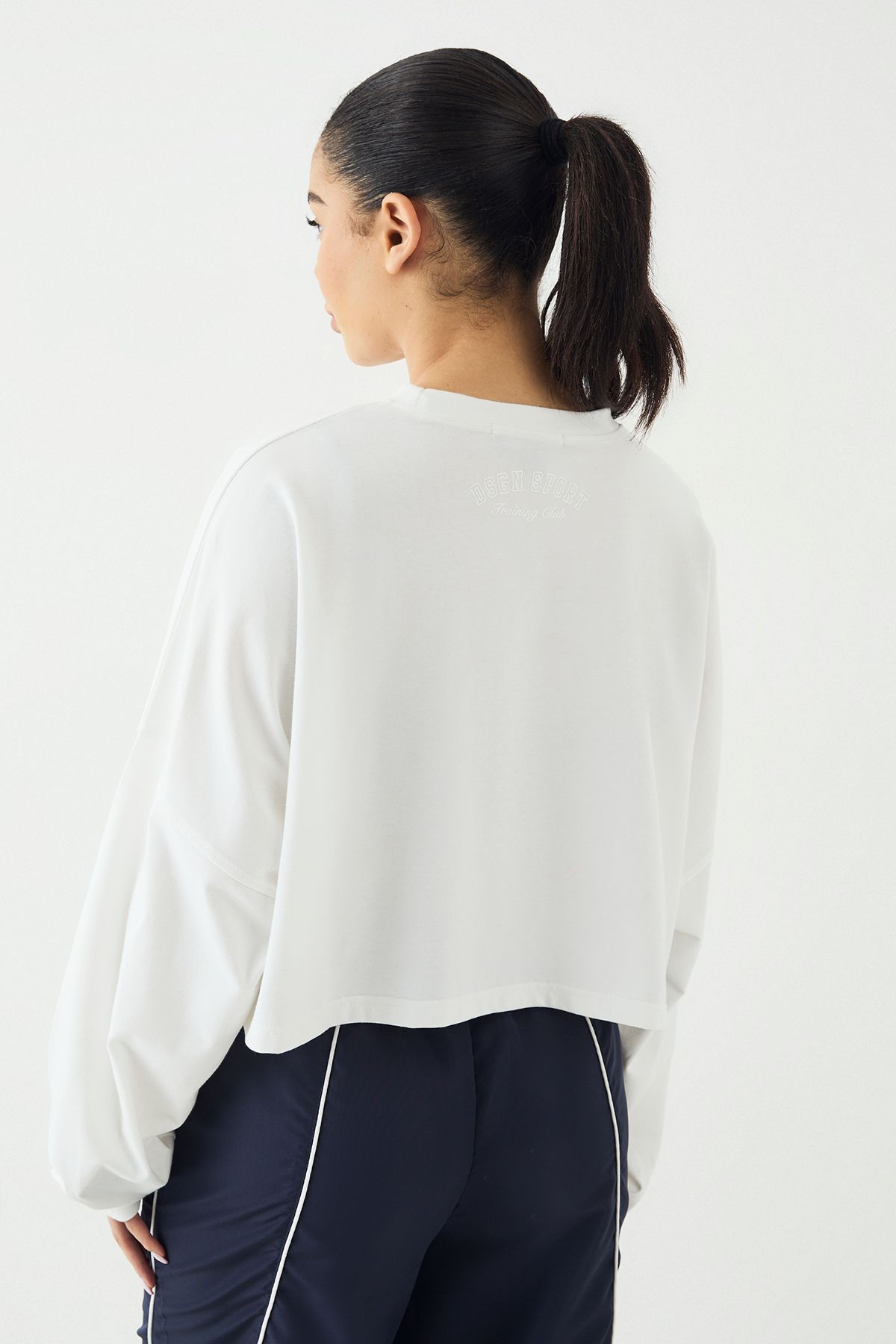 DSGN Studio DSGN Studio Sport Oversized Boxy Crop Long Sleeve T-Shirt White image 2