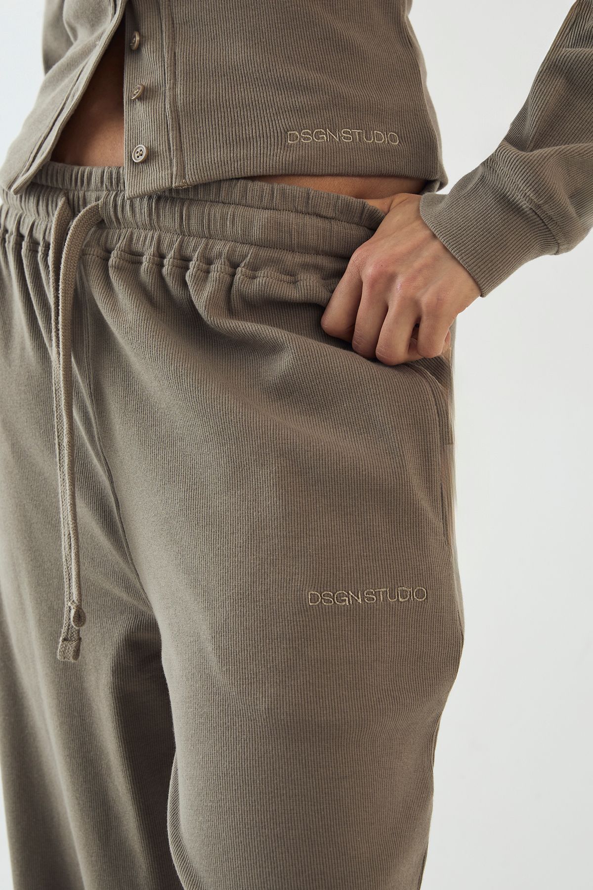 DSGN Studio DSGN Studio Heavy Rib Straight Leg Jogger Washed Khaki image 4