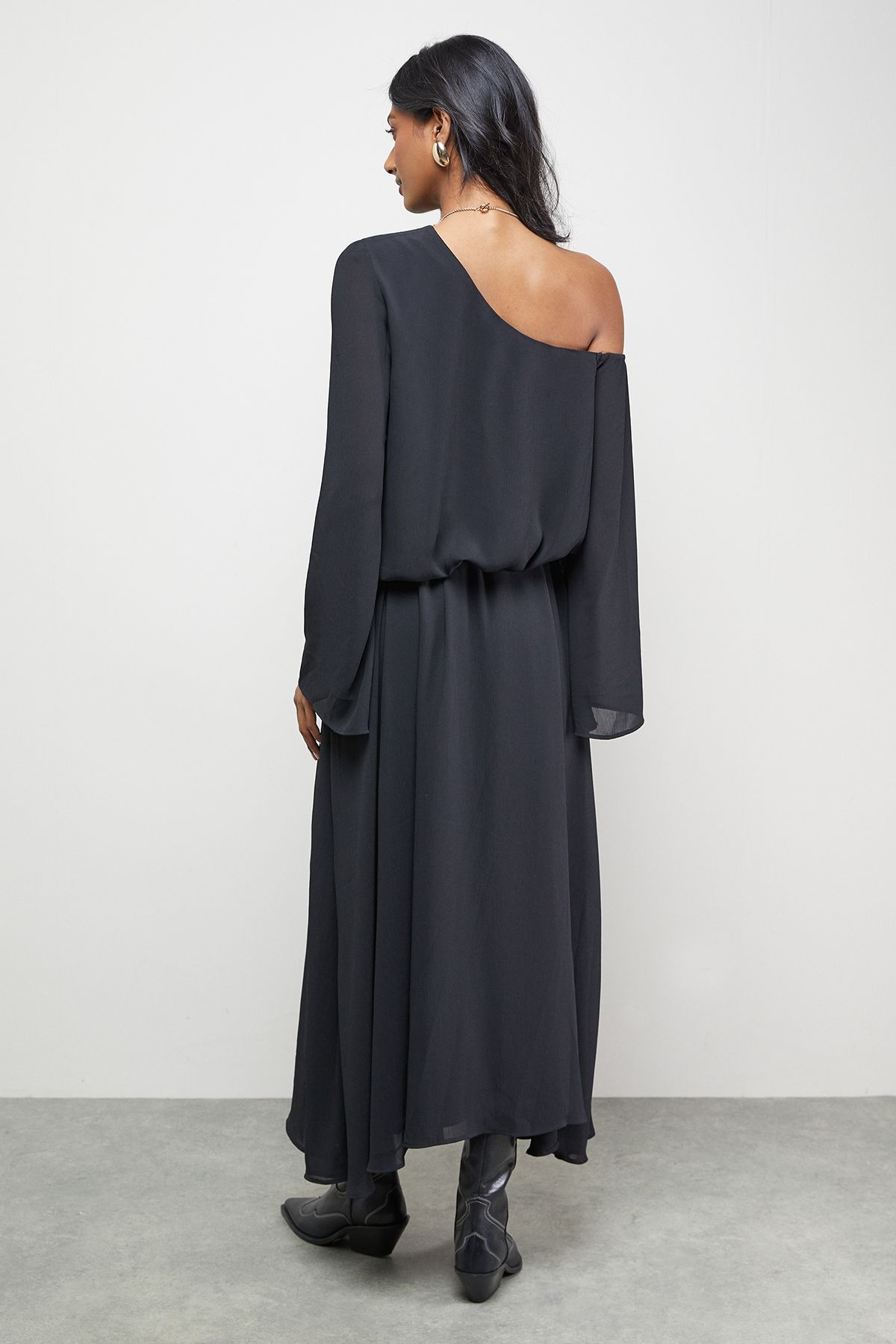 Warehouse Crinkle Chiffon One Shoulder Drop Waist Black image 3